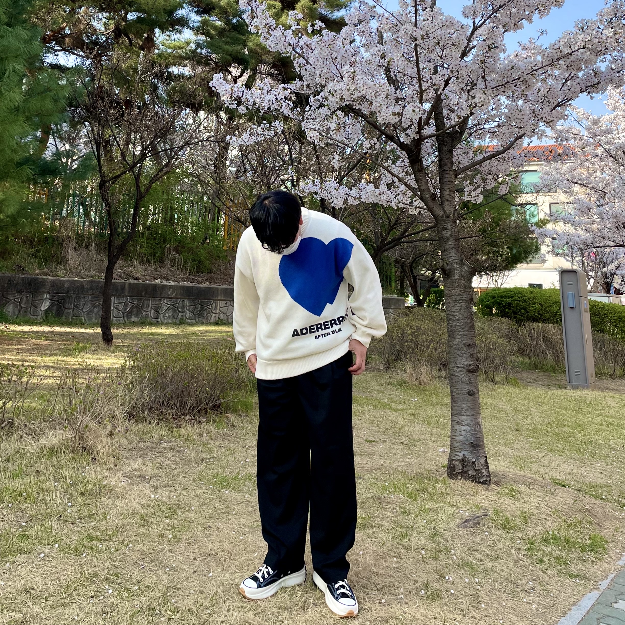 Converse x JW Anderson Run Star Hike Hi Black, Ader Error Twin Heart Logo Knit Ivory 착용 스타일