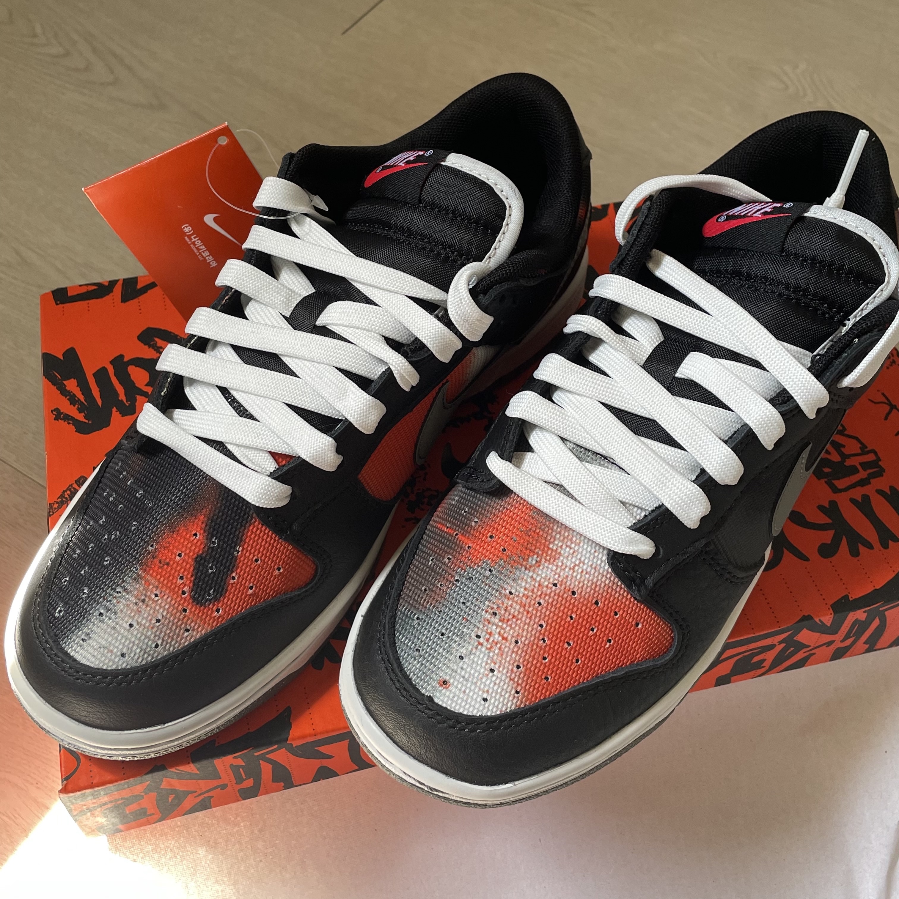 Nike Dunk Low Retro PRM Black and Tumbled Grey 착용 스타일