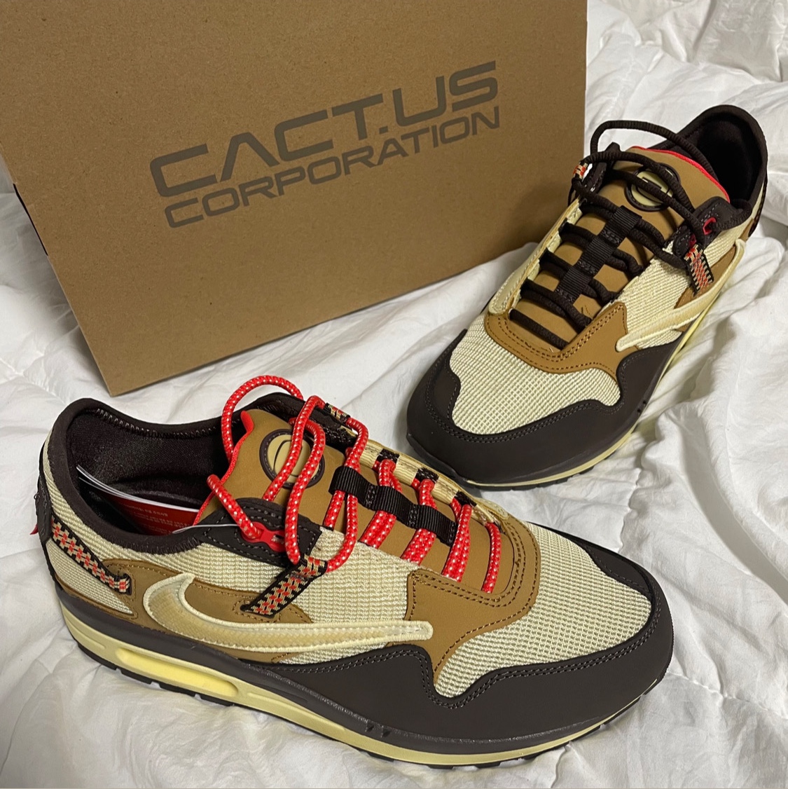 Nike x Travis Scott Air Max 1 Cact.us Brown 착용 스타일