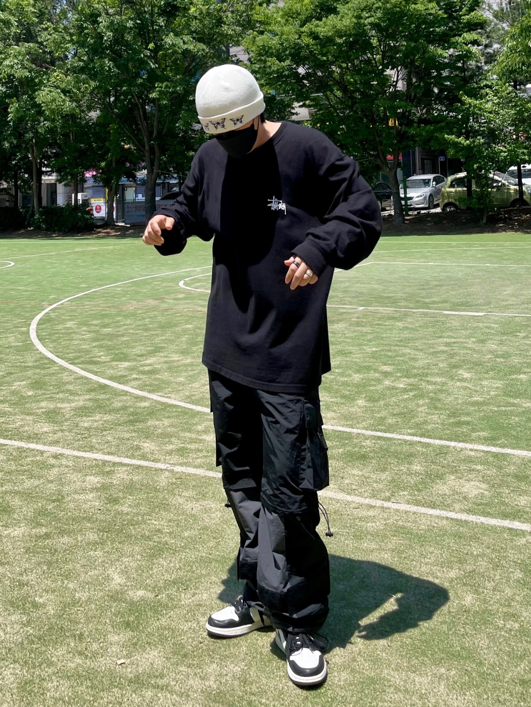Stussy Basic Stussy LS T-Shirt Black 2022, Jordan 1 Retro High OG Black Mocha 착용 스타일 - 3