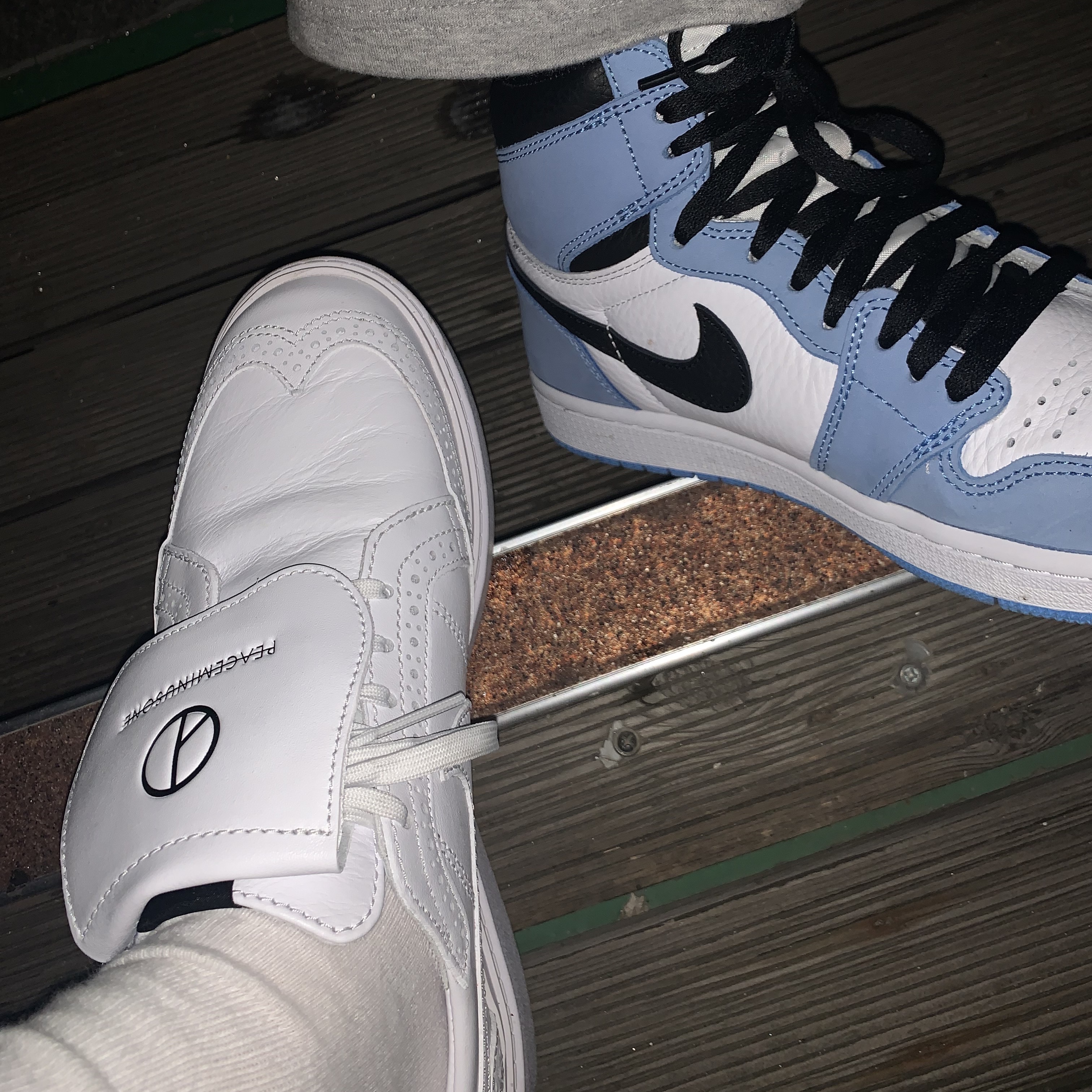 Nike x Peaceminusone Kwondo1 White, Jordan 1 Retro High OG University Blue 착용 스타일
