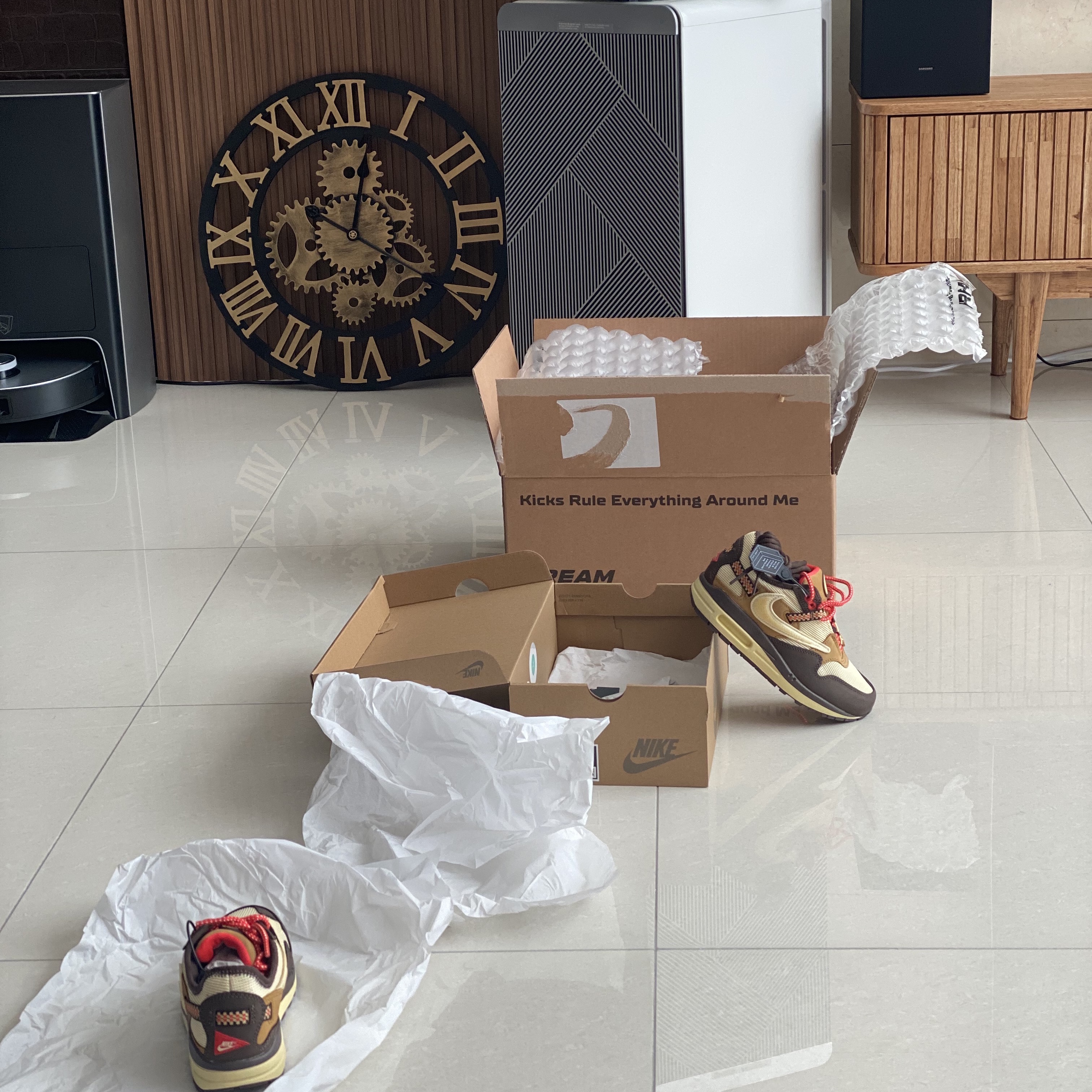 Nike x Travis Scott Air Max 1 Cact.us Brown 착용 스타일
