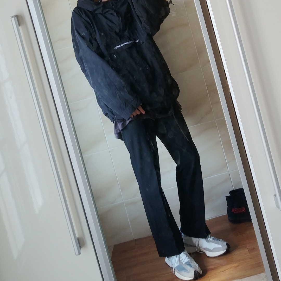 New Balance 327 Grey 착용 스타일