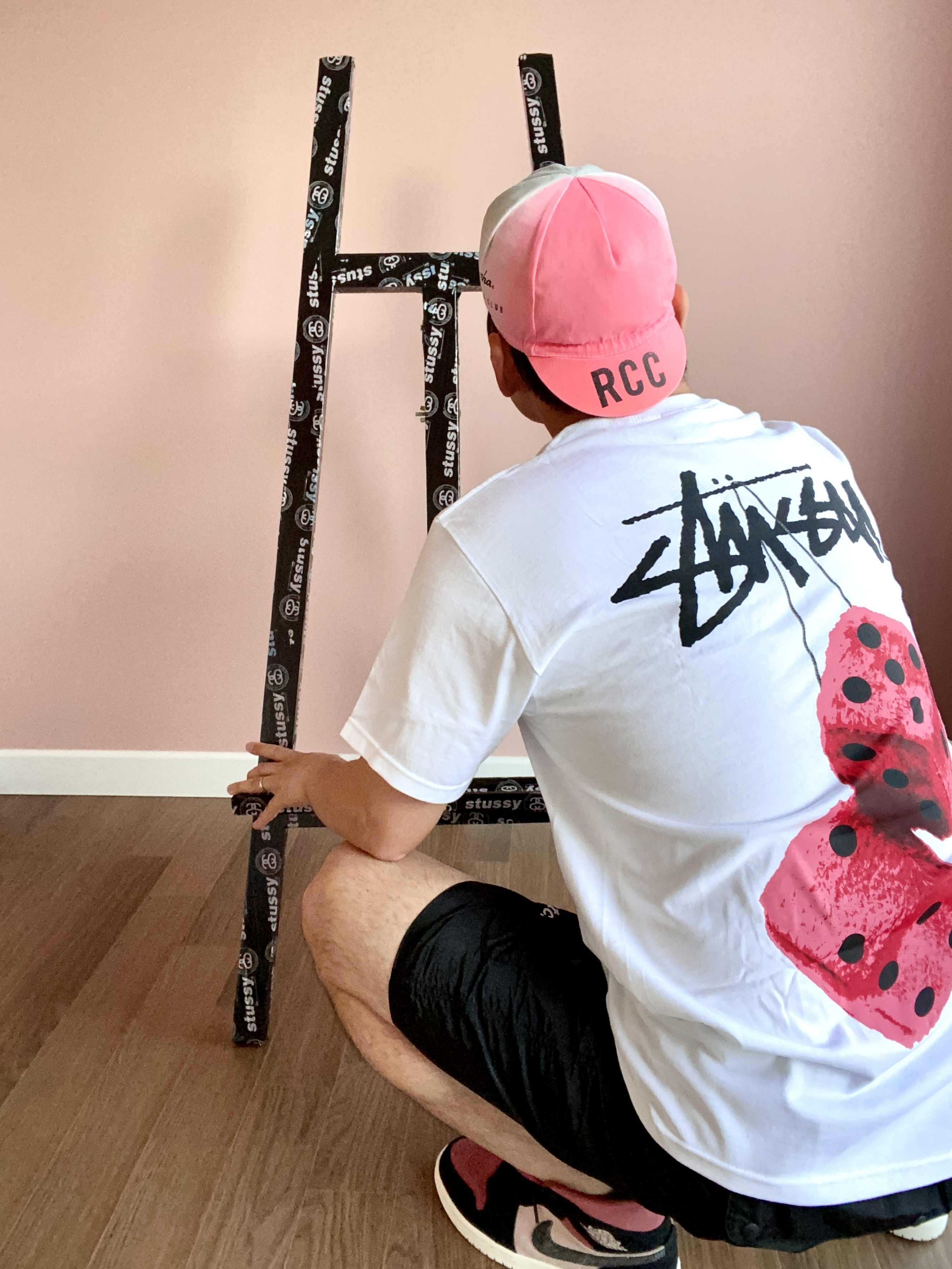 Stussy Fuzzy Dice T-Shirt White, (W) Jordan 1 Mid Burgundy Dusty Pink 착용 스타일