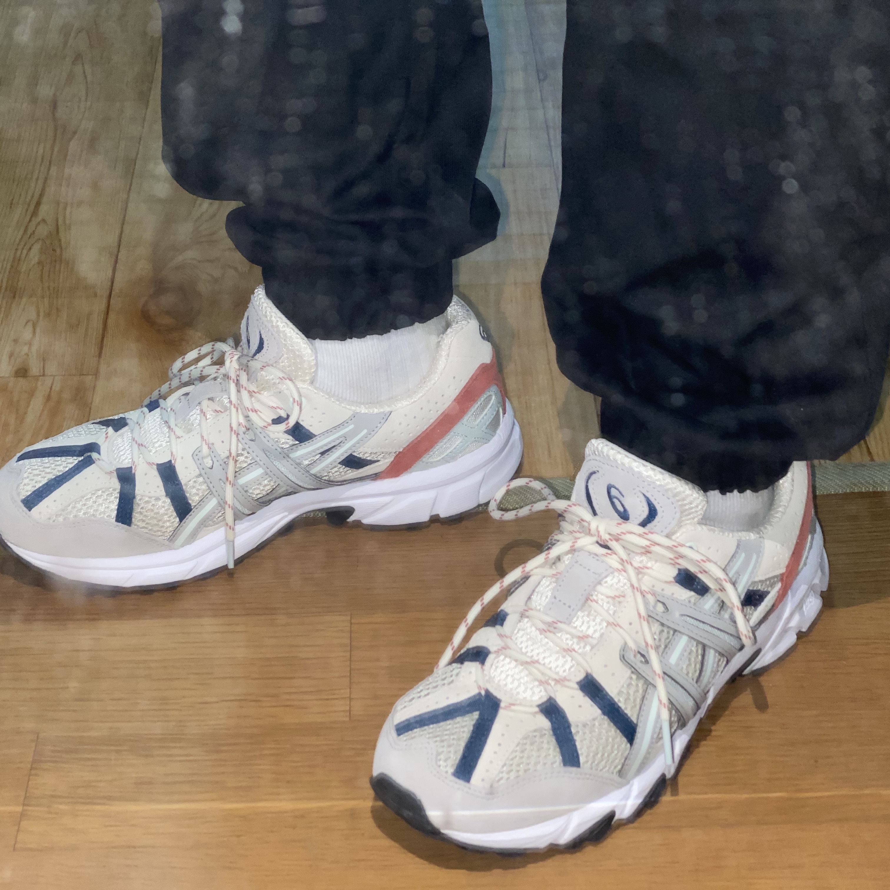 Asics Gel-Sonoma 15-50 French Blue, (W) Asics Gel-Sonoma 15-50 Smoke Grey Oyster Grey 착용 스타일 - 1