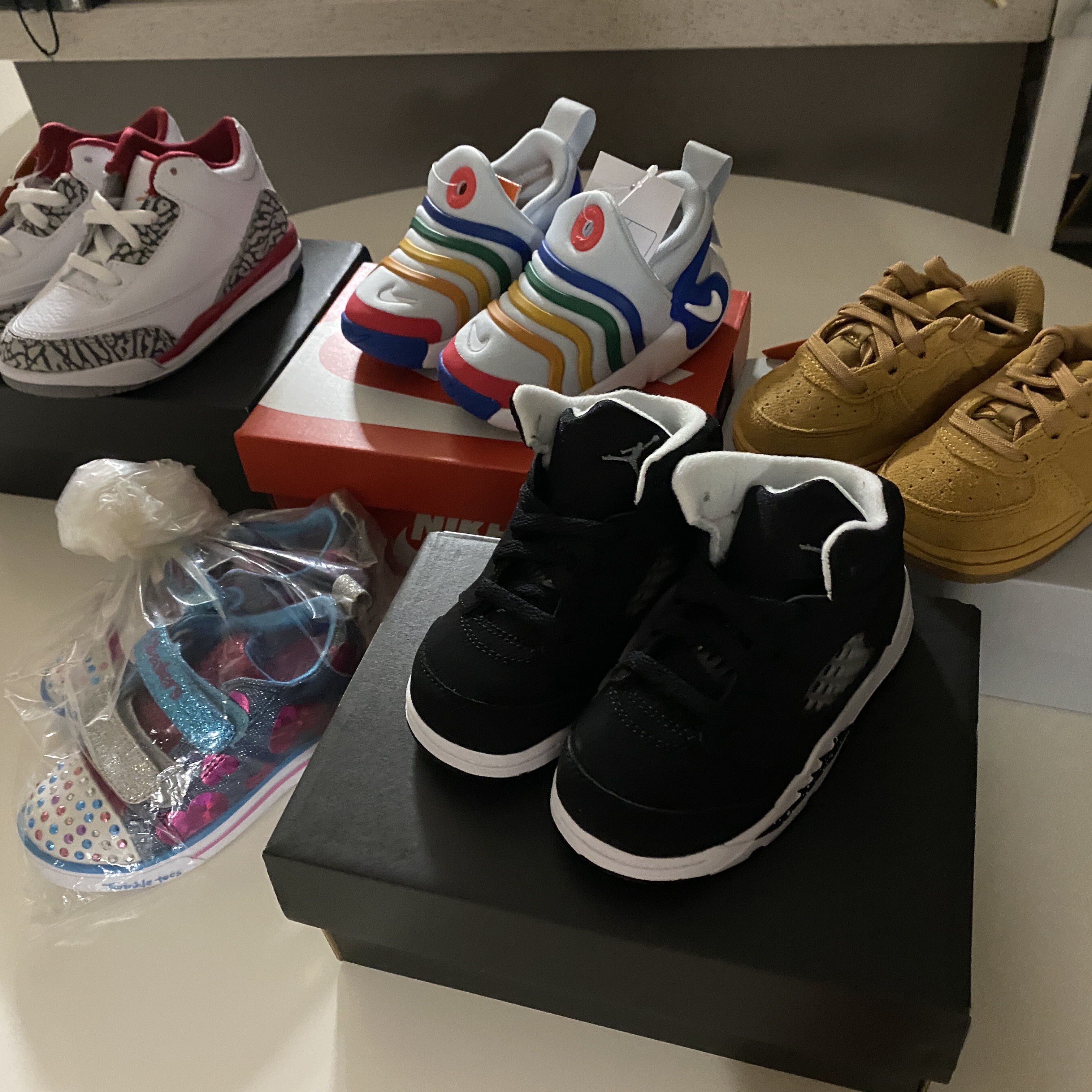 (TD) Jordan 5 Retro Moonlight, (TD) Nike Force 1 Low Wheat 착용 스타일