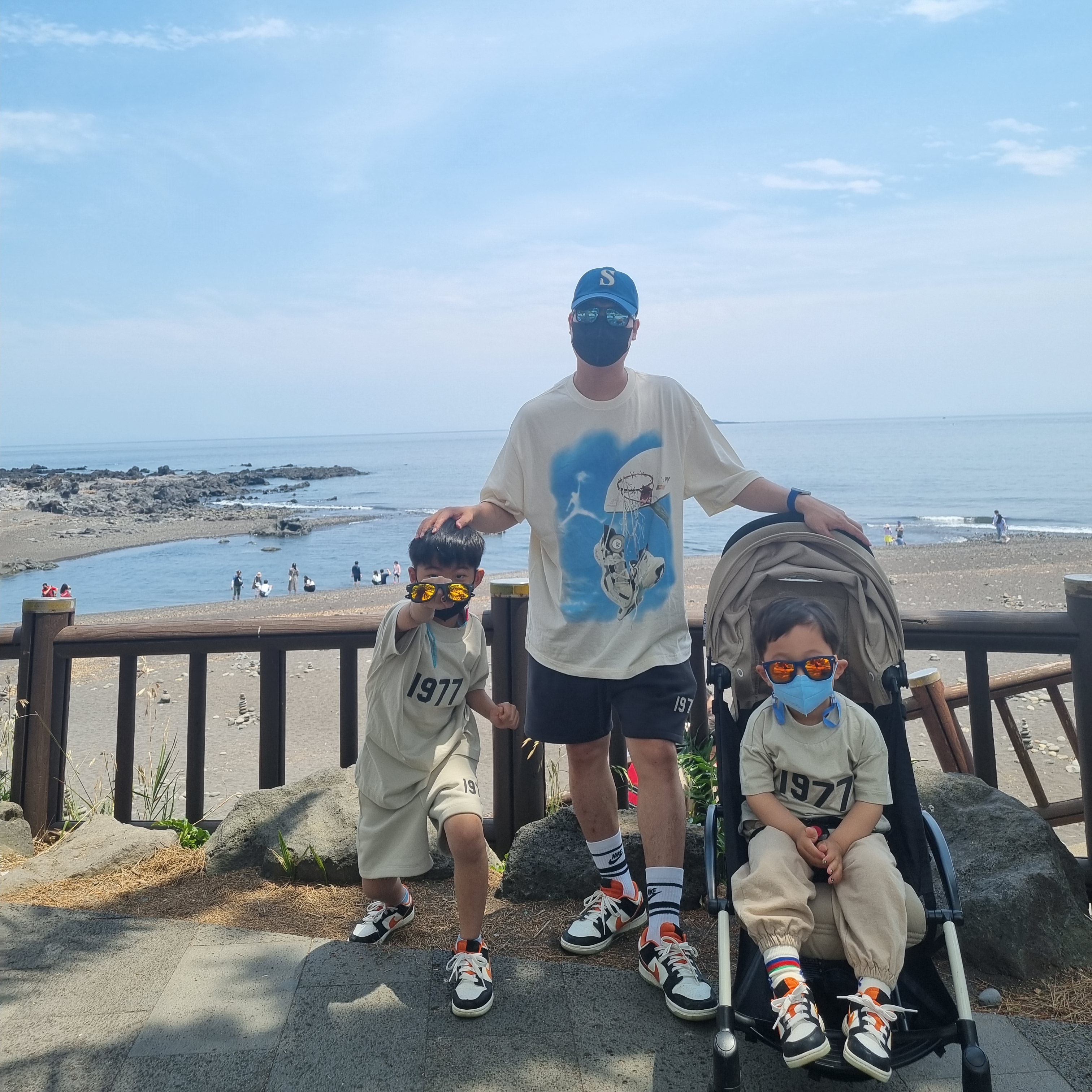 Essentials 1977 Shorts Iron - 22SS, (Kids) Essentials 1977 Shorts Wheat - 22SS 착용 스타일