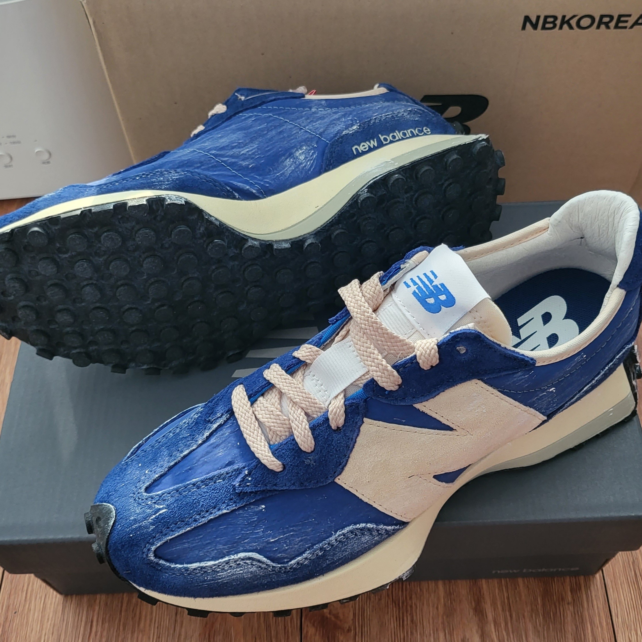 New Balance 327 Vintage Luxe Blue 착용 스타일 - 5