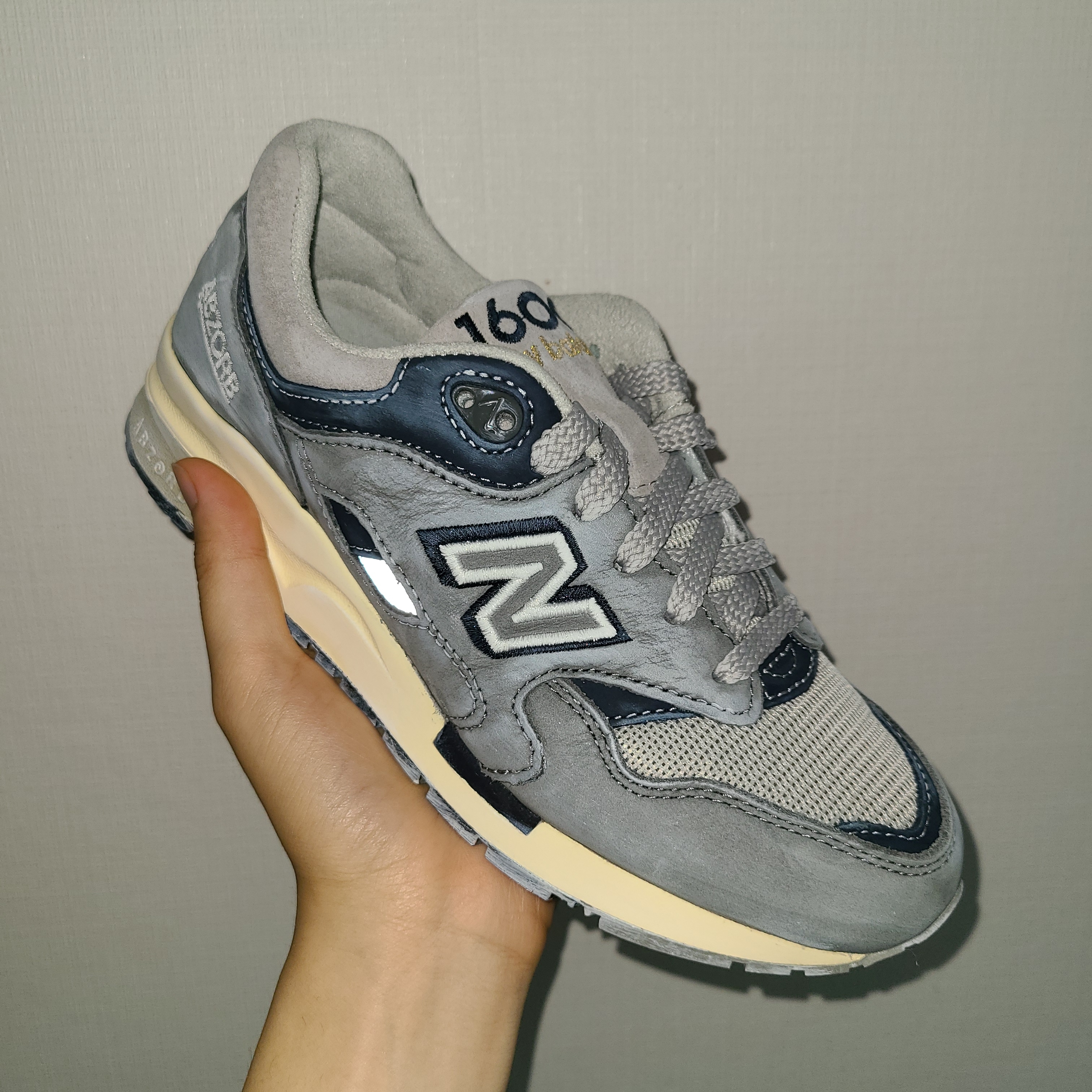 New Balance 1600 Premium Vintage Grey 착용 스타일
