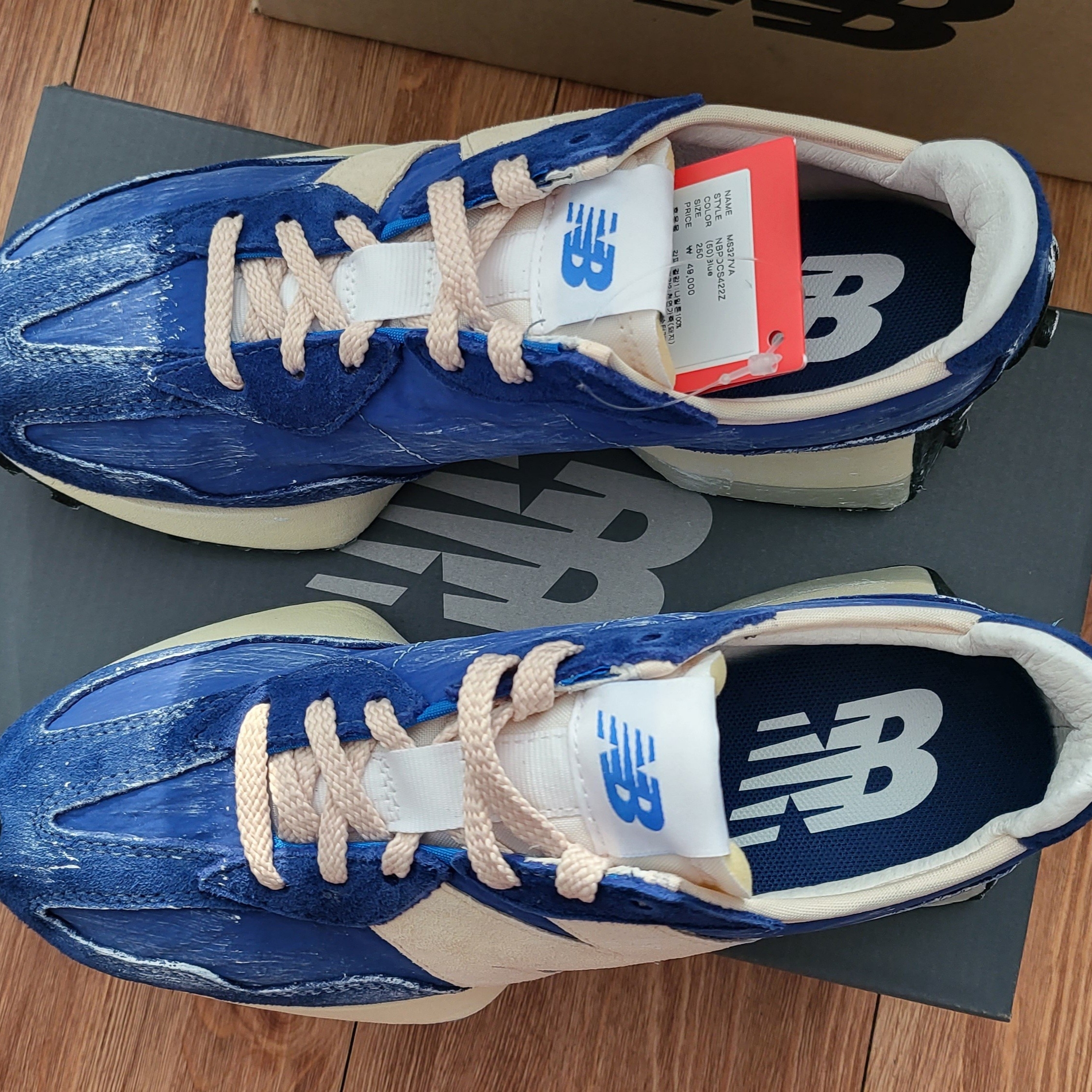 New Balance 327 Vintage Luxe Blue 착용 스타일 - 3