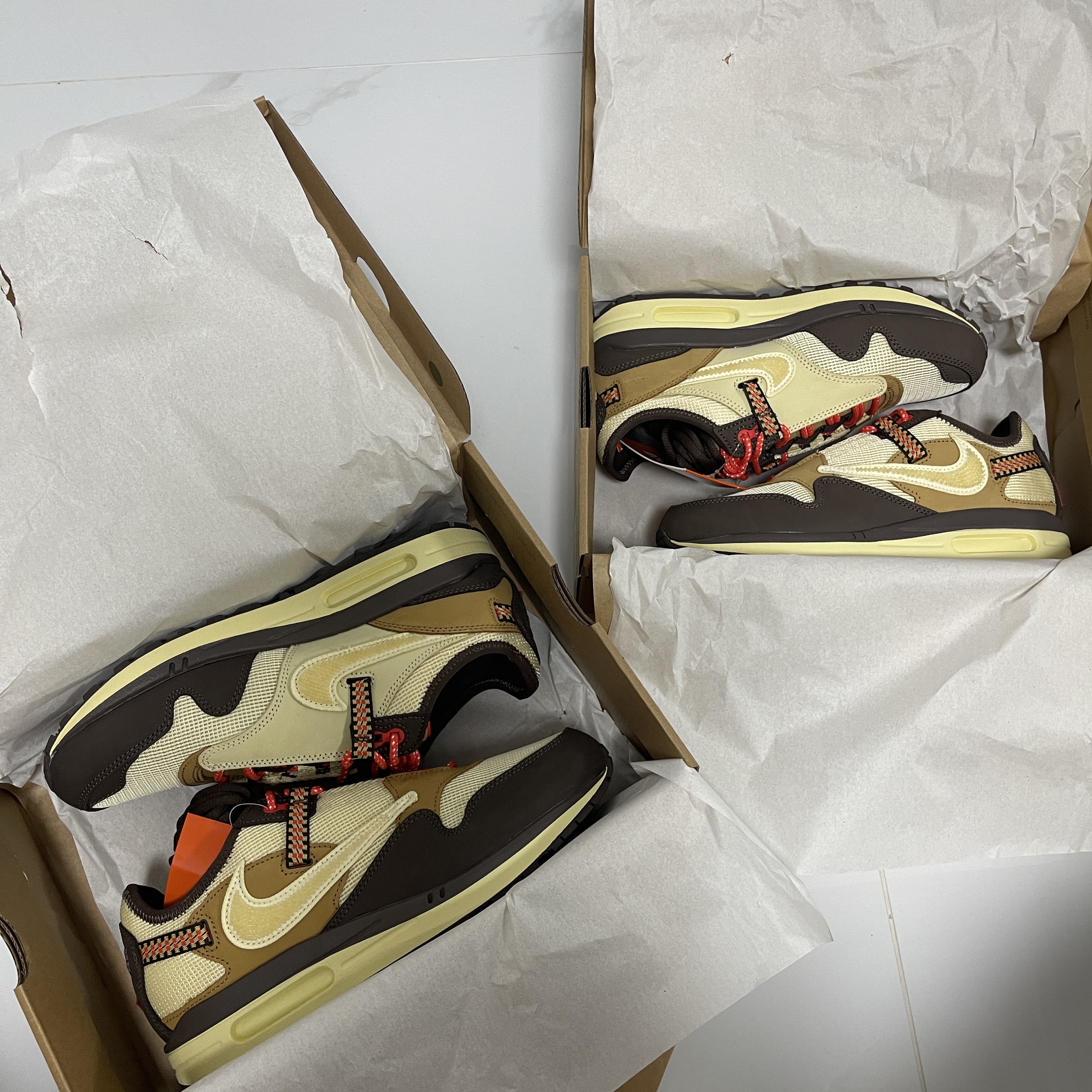 Nike x Travis Scott Air Max 1 Cact.us Brown 착용 스타일