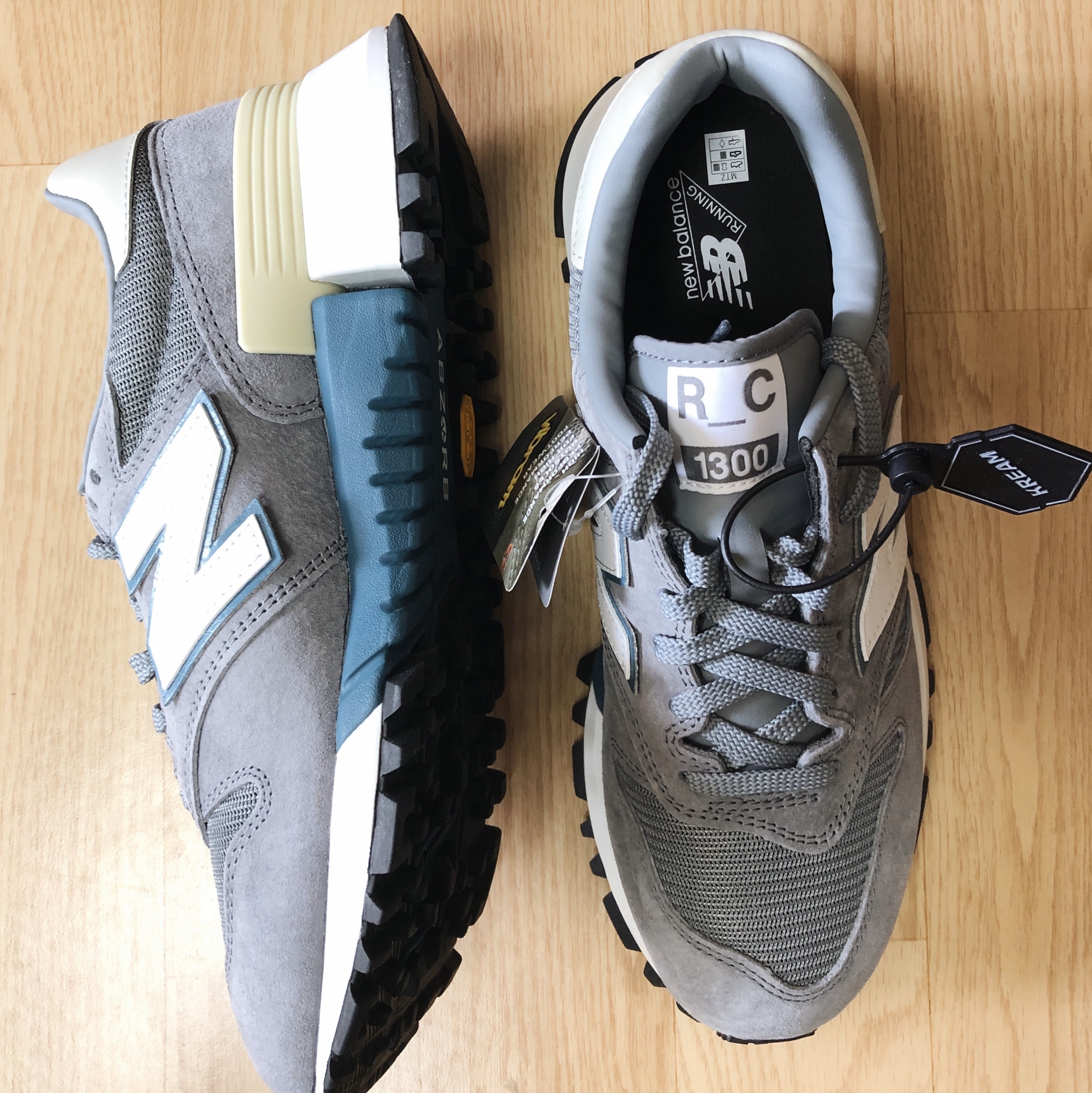 New Balance x Tokyo Design Studio R_C 1300 Grey Teal 착용 스타일 - 2