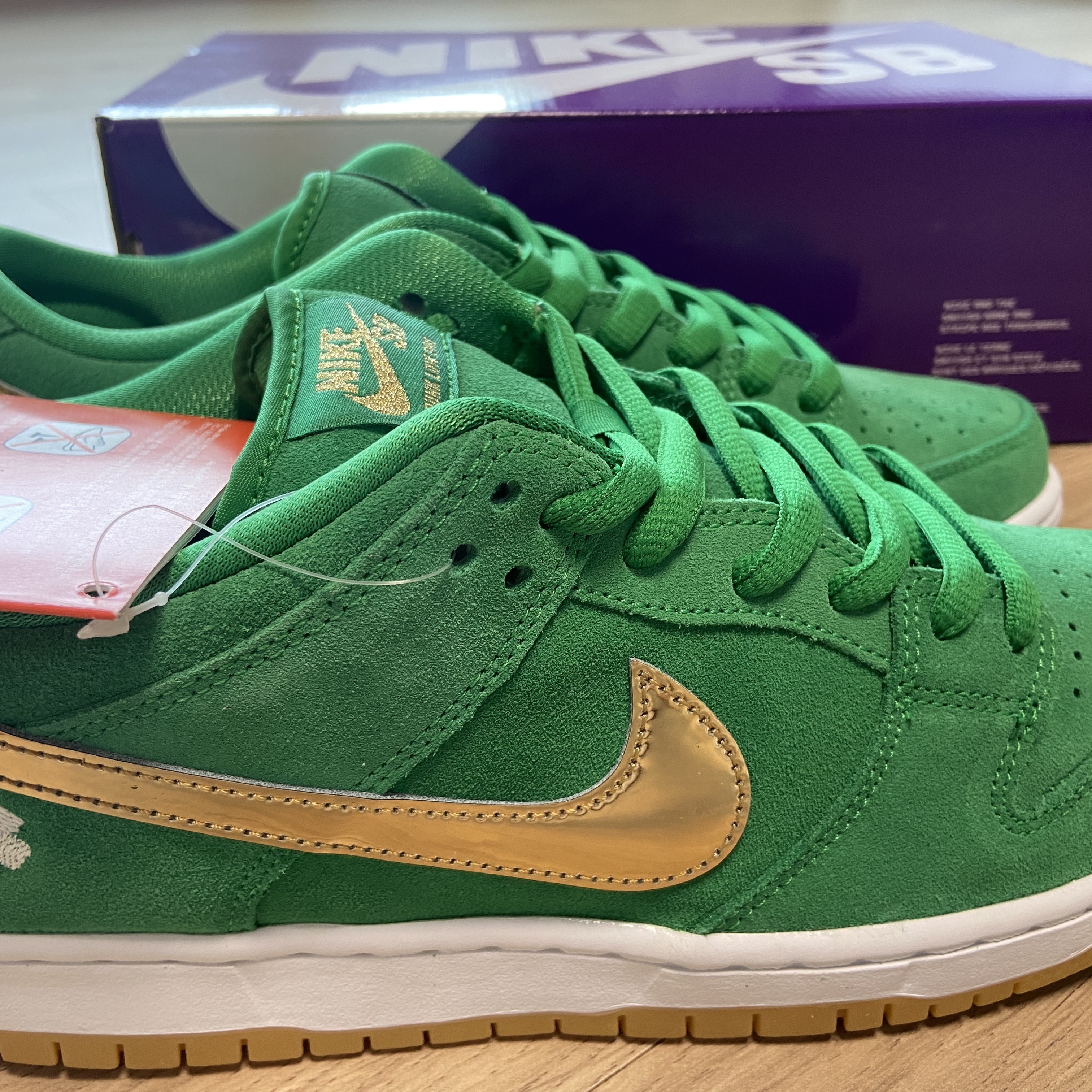 Nike SB Dunk Low Pro Shamrock 착용 스타일 - 1