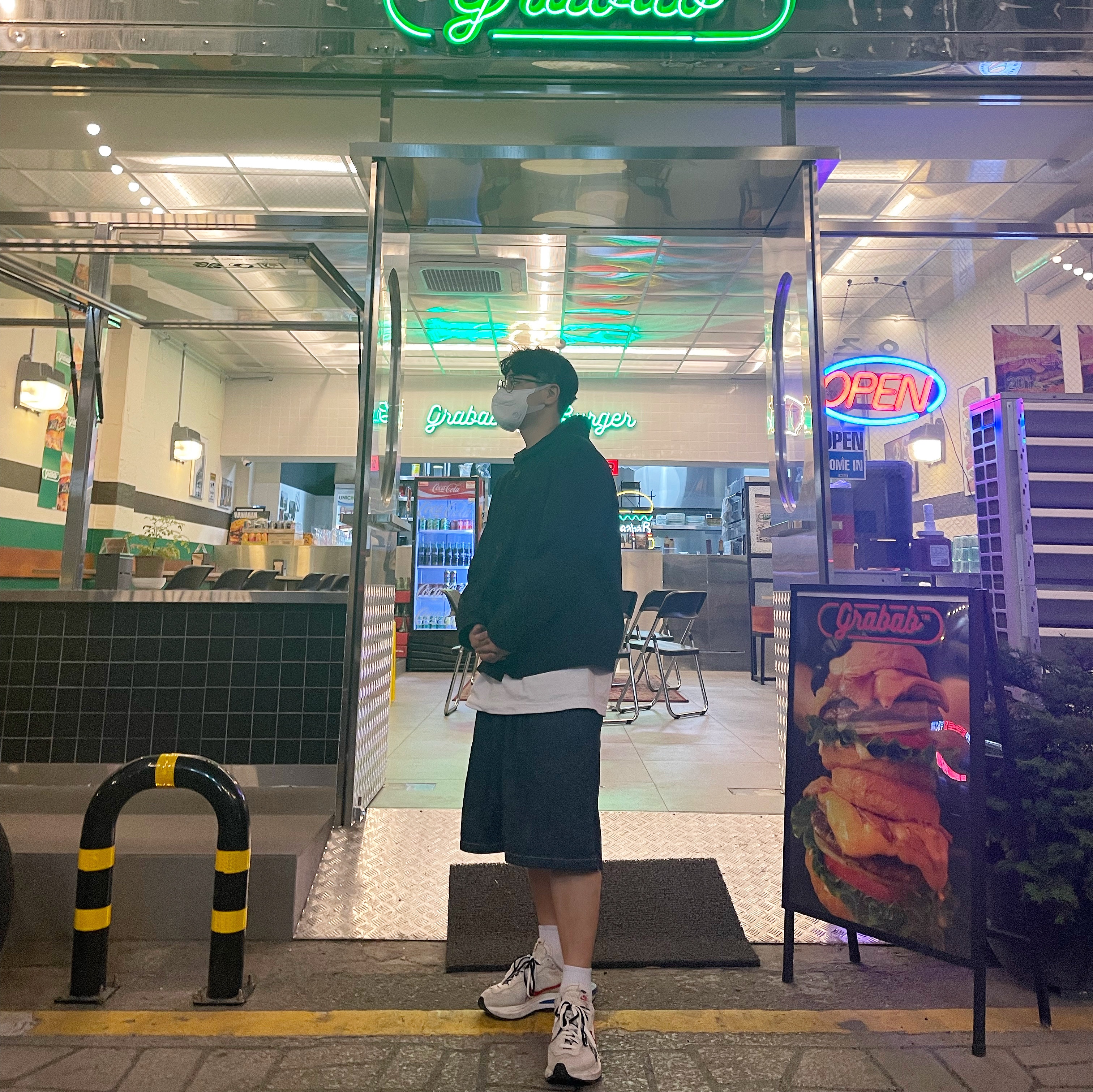 Nike x Sacai VaporWaffle Royal Fuchsia 착용 스타일