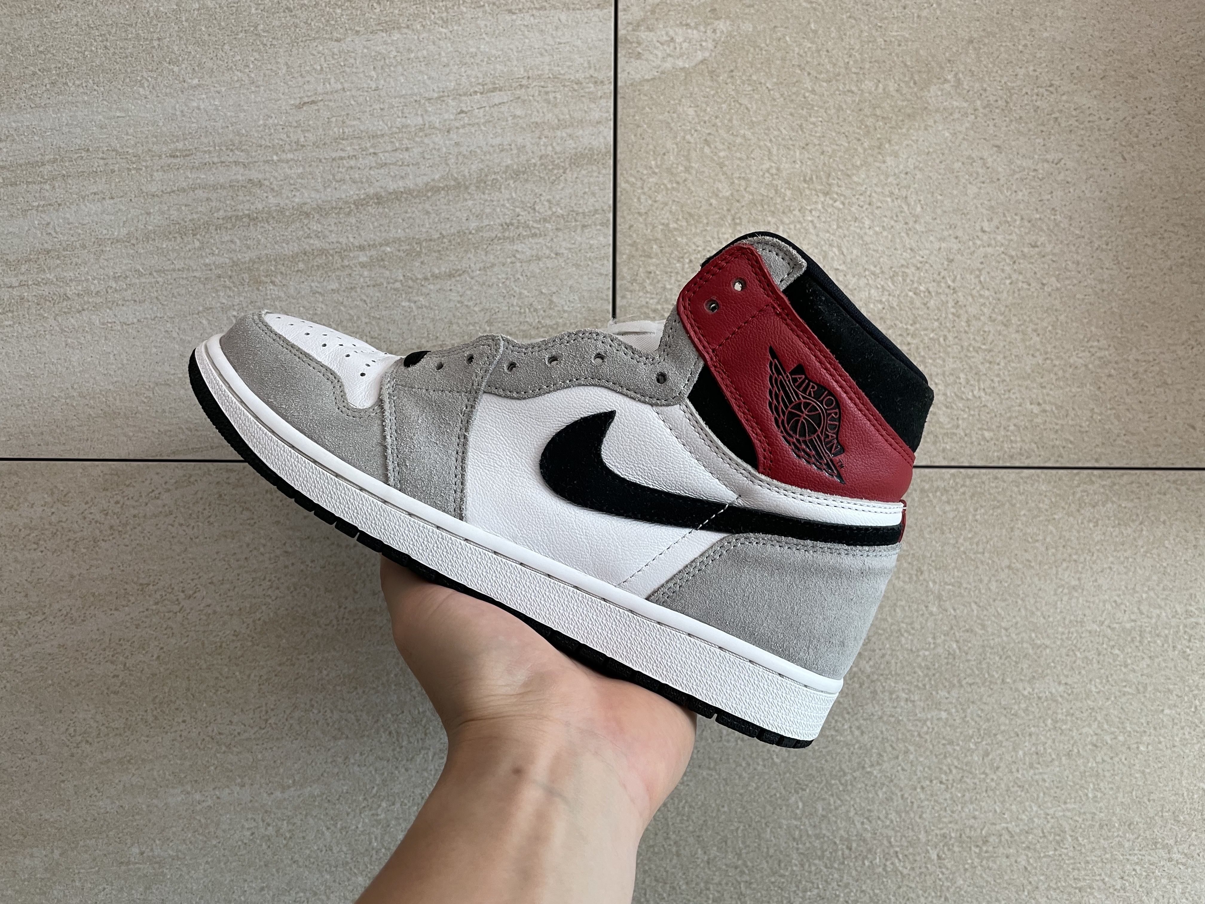 Jordan 1 Retro High OG Light Smoke Grey 착용 스타일