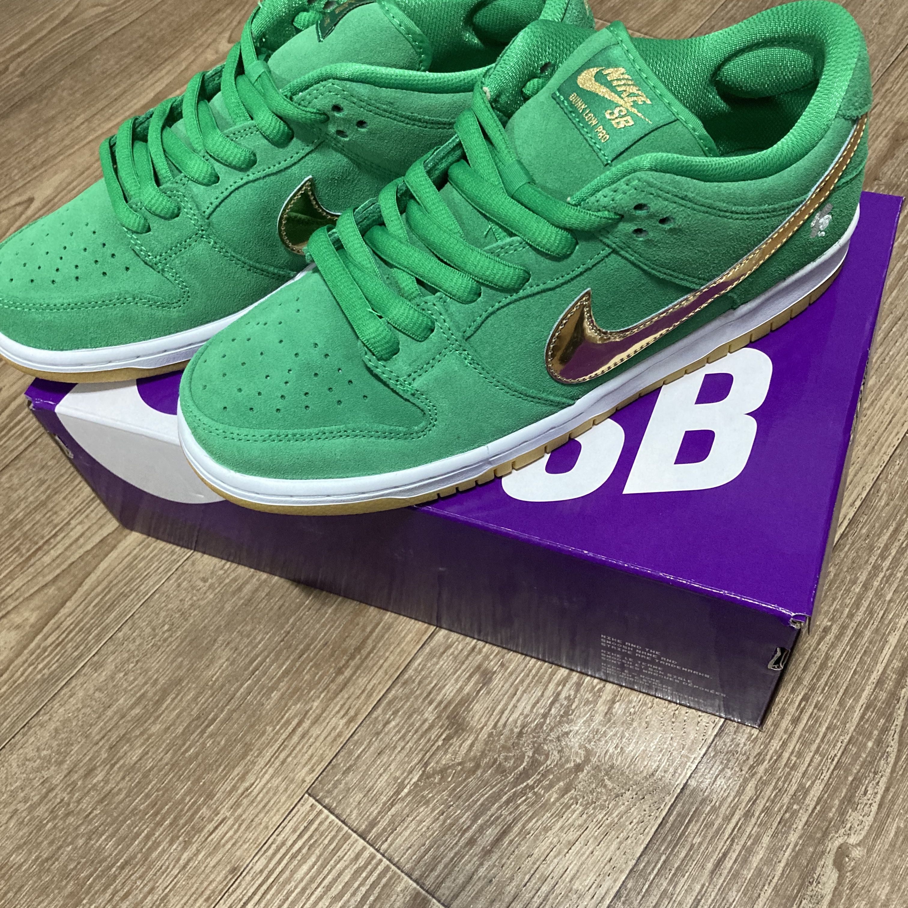 Nike SB Dunk Low Pro Shamrock 착용 스타일 - 2