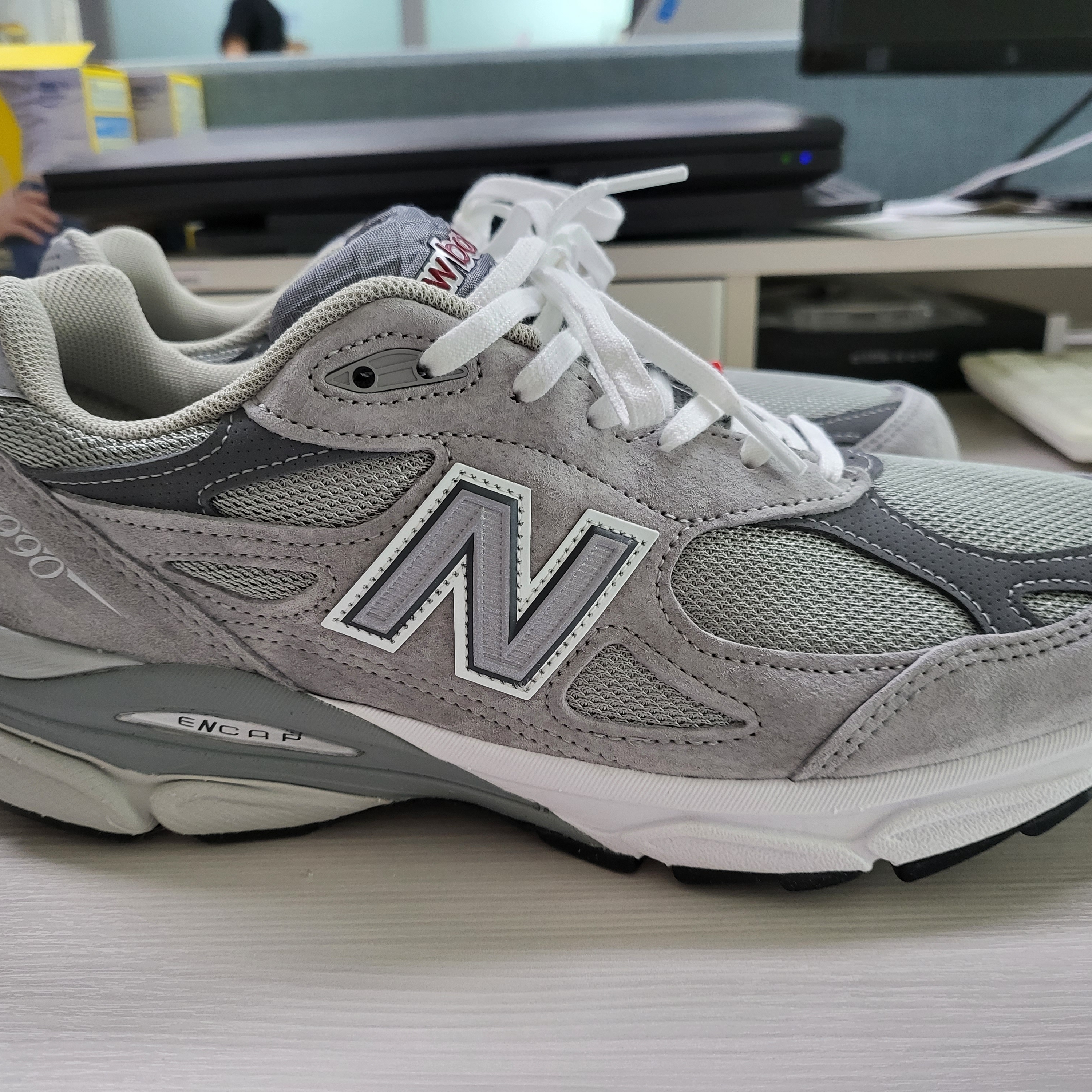 New Balance 990v3 Made in USA Grey - D Standard 착용 스타일 - 4