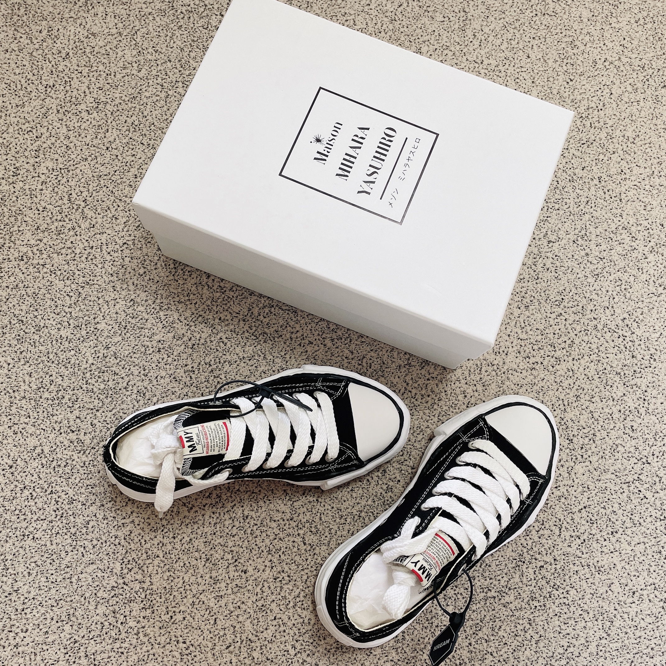 Maison Mihara Yasuhiro Peterson OG Sole Canvas Low Sneakers Black 착용 스타일