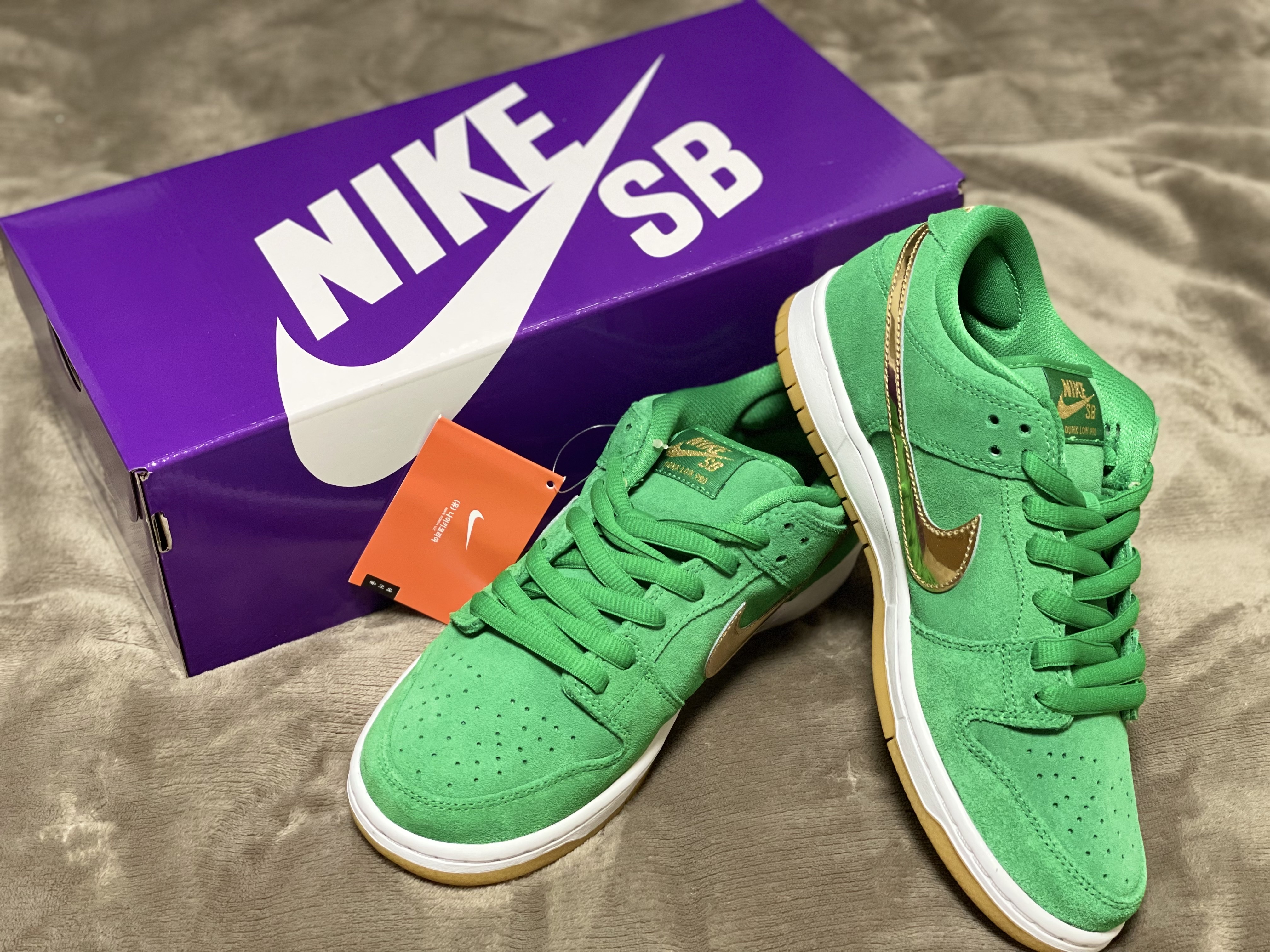 Nike SB Dunk Low Pro Shamrock 착용 스타일 - 2