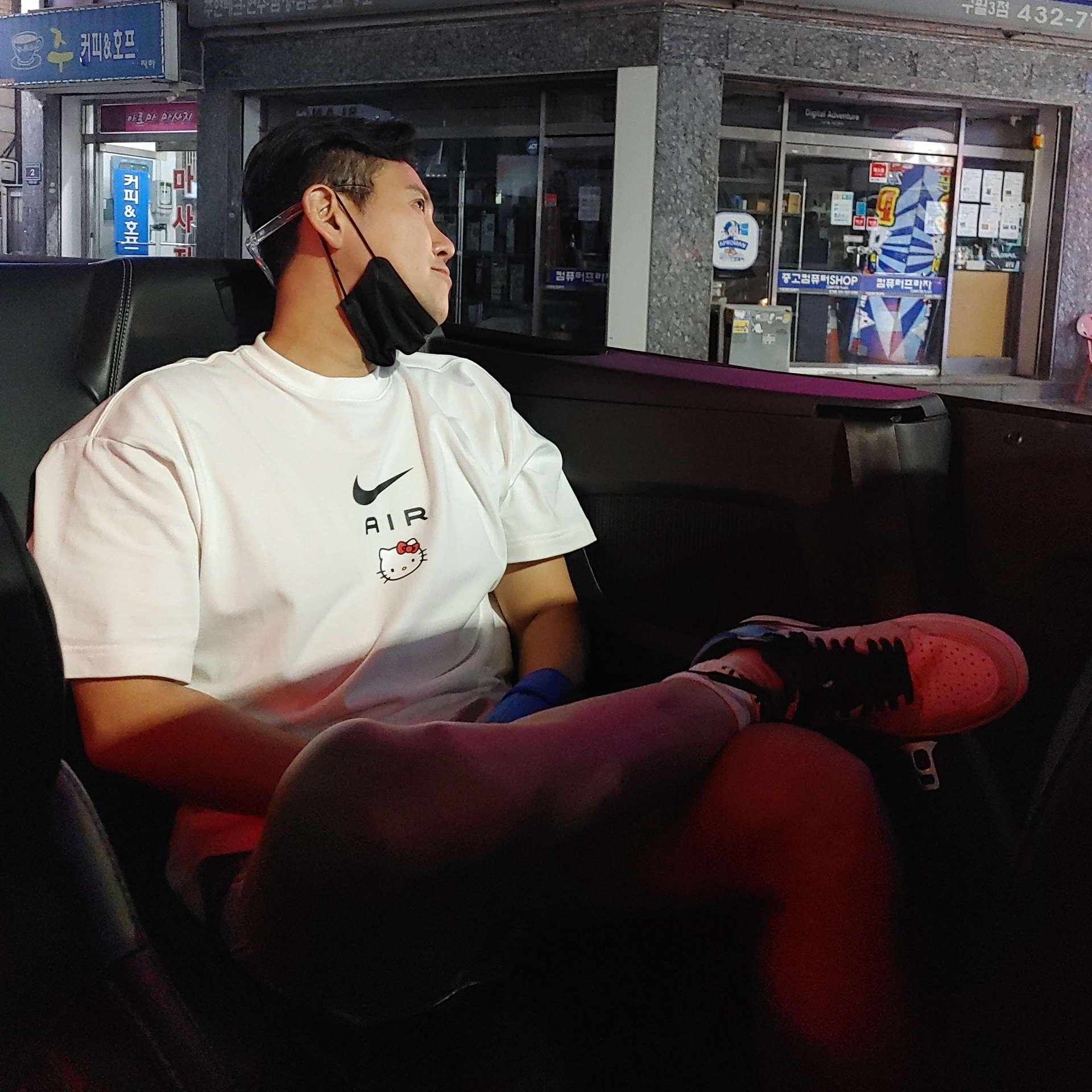 Jordan 1 Retro High OG Prototype, Nike x Hello Kitty NRG Air T-Shirt White - Asia 착용 스타일 - 3