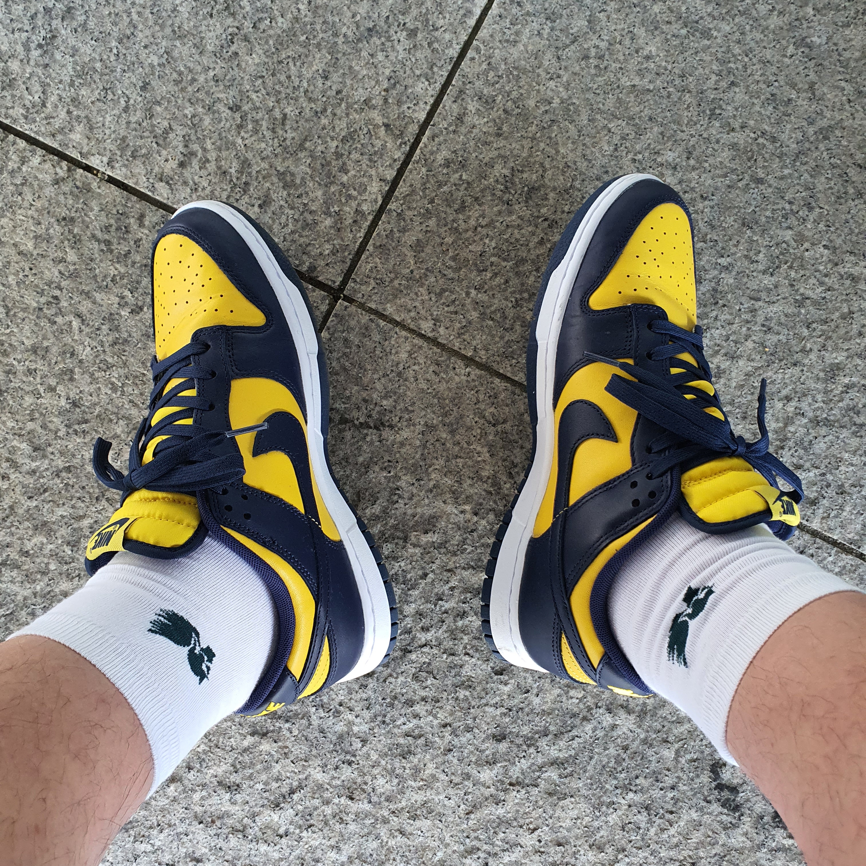 Nike Dunk Low Retro Varsity Maize 착용 스타일