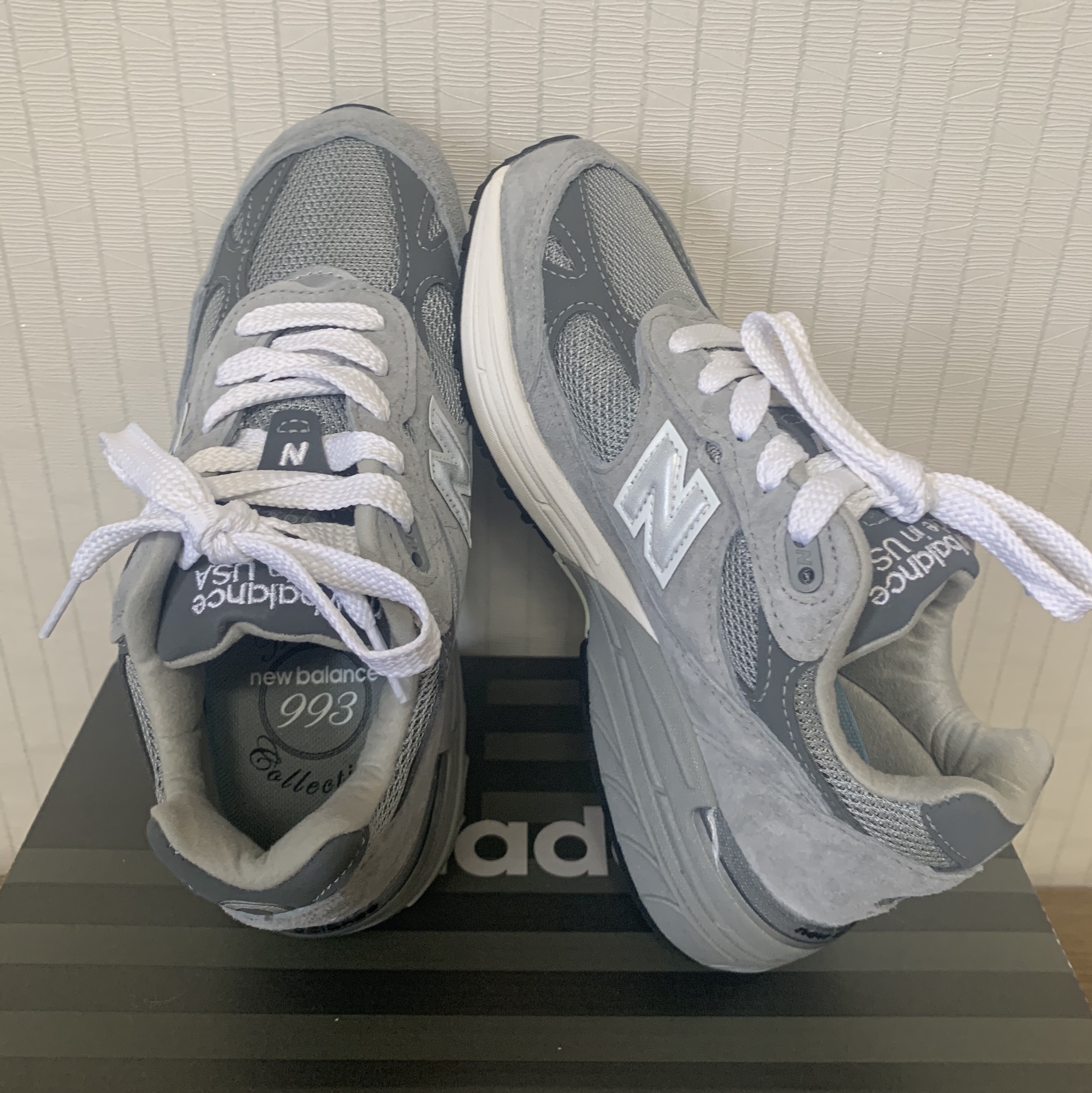 (W) New Balance 993 Made in USA Grey - D Wide 착용 스타일