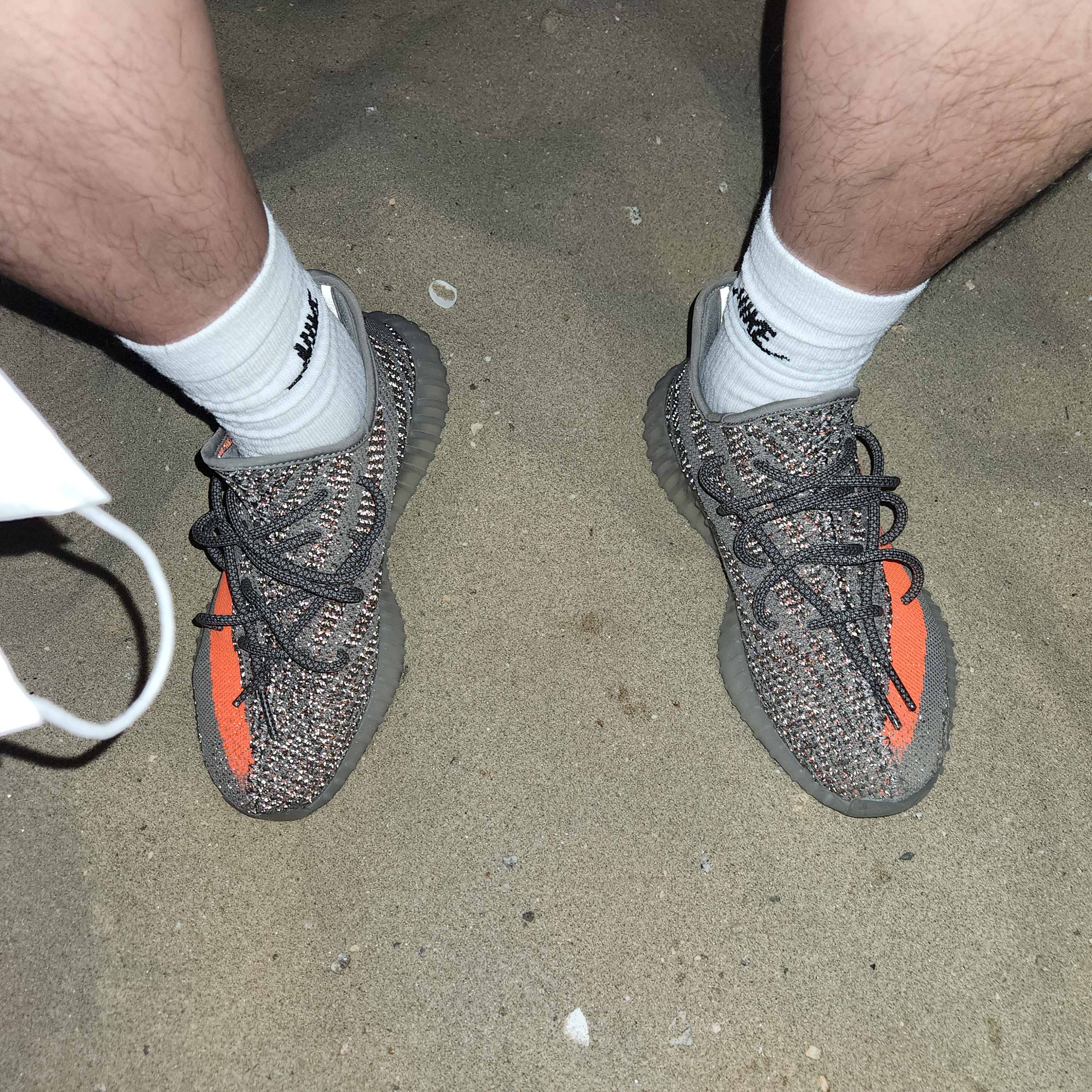Adidas Yeezy Boost 350 V2 Beluga - Reflective 착용 스타일 - 3