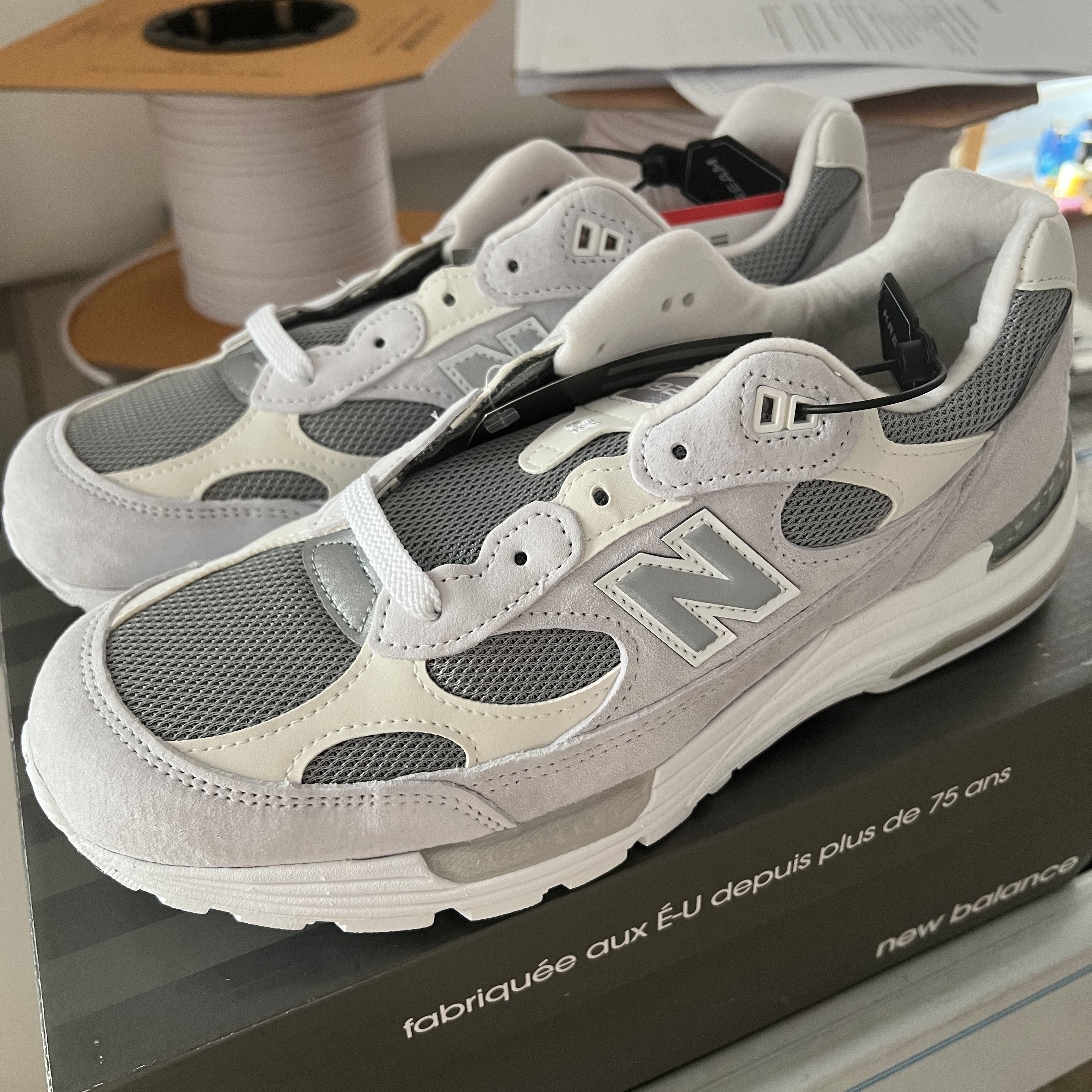 New Balance 992 Made in USA White Silver 착용 스타일
