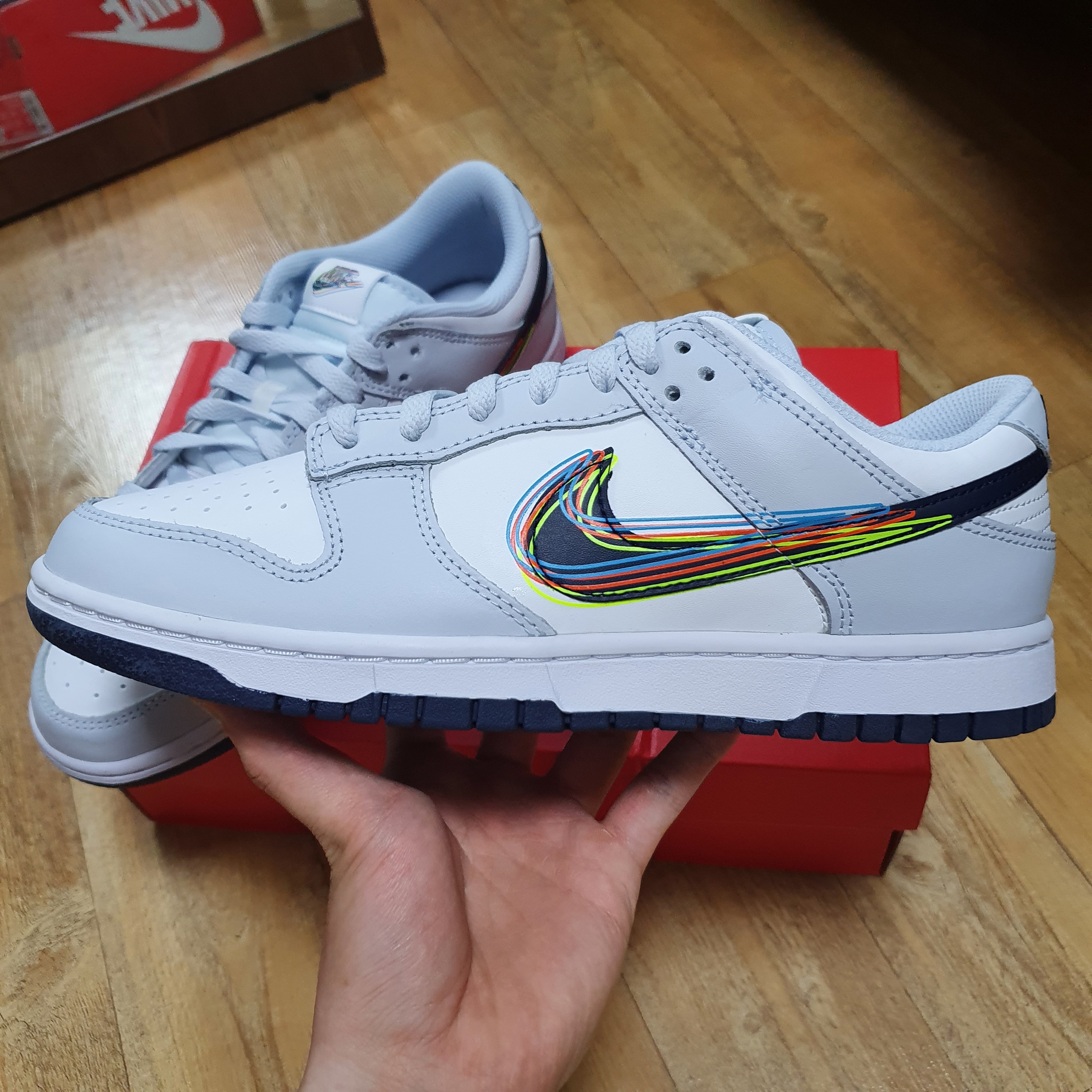 Nike Dunk Low 3D Swoosh White Grey 착용 스타일 - 2