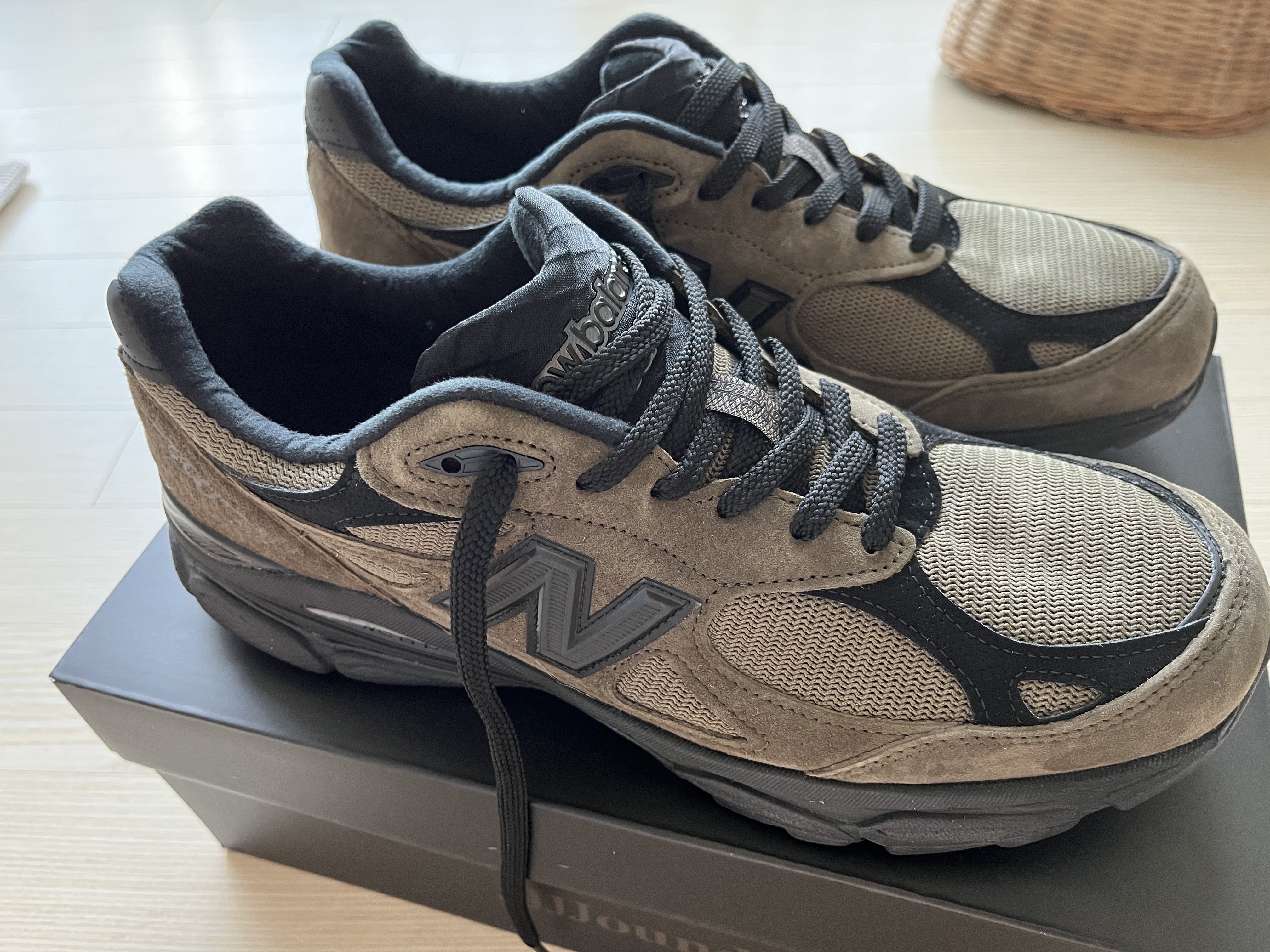New Balance x JJJJound 990v3 Brown Black 착용 스타일