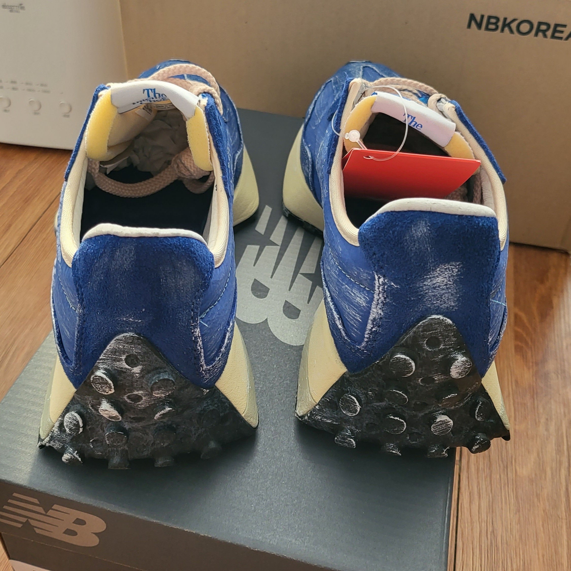 New Balance 327 Vintage Luxe Blue 착용 스타일 - 4