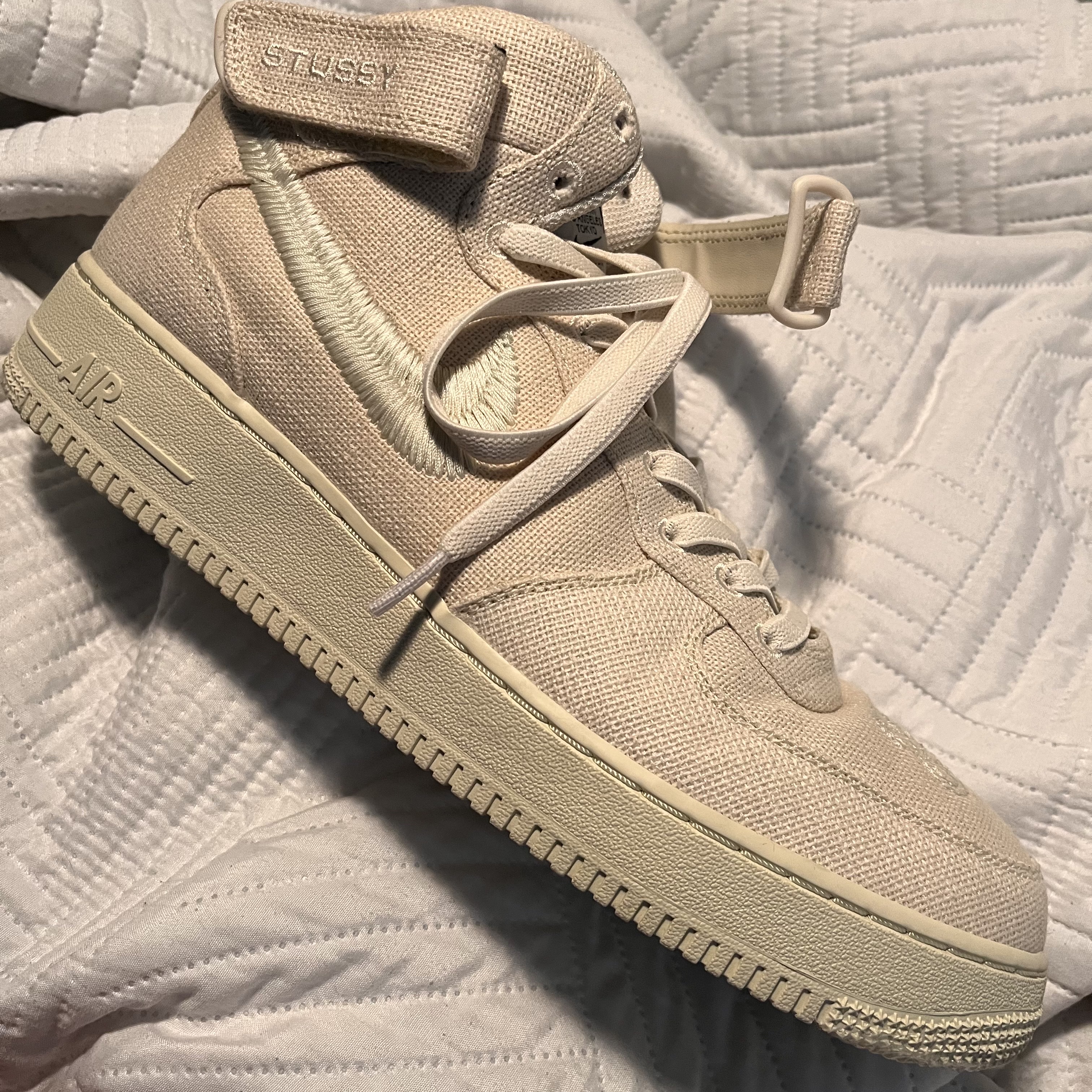 Nike x Stussy Air Force 1 '07 Mid SP Fossil 착용 스타일 - 1