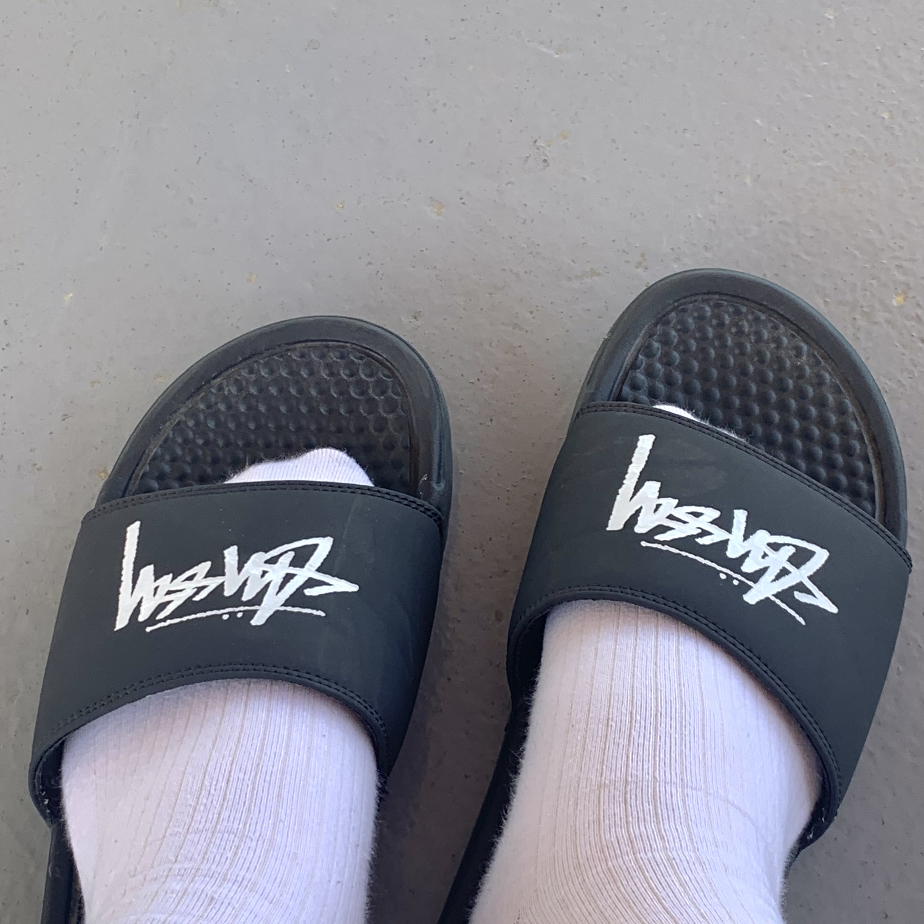 Nike x Stussy Benassi Slide Off Noir 착용 스타일 - 2