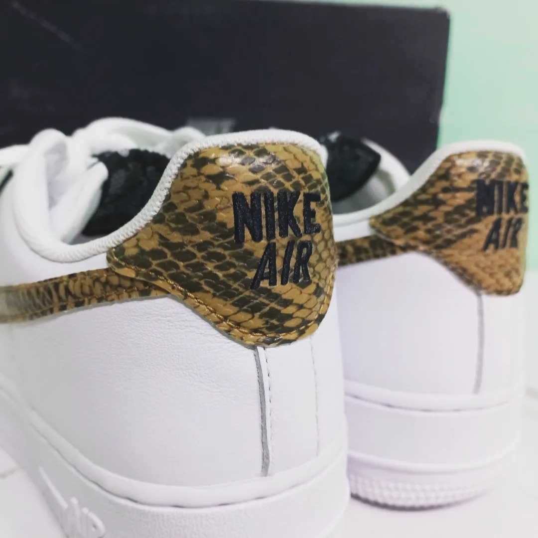 Nike Air Force 1 Low Retro PRM QS Ivory Snake 2019 착용 스타일 - 4