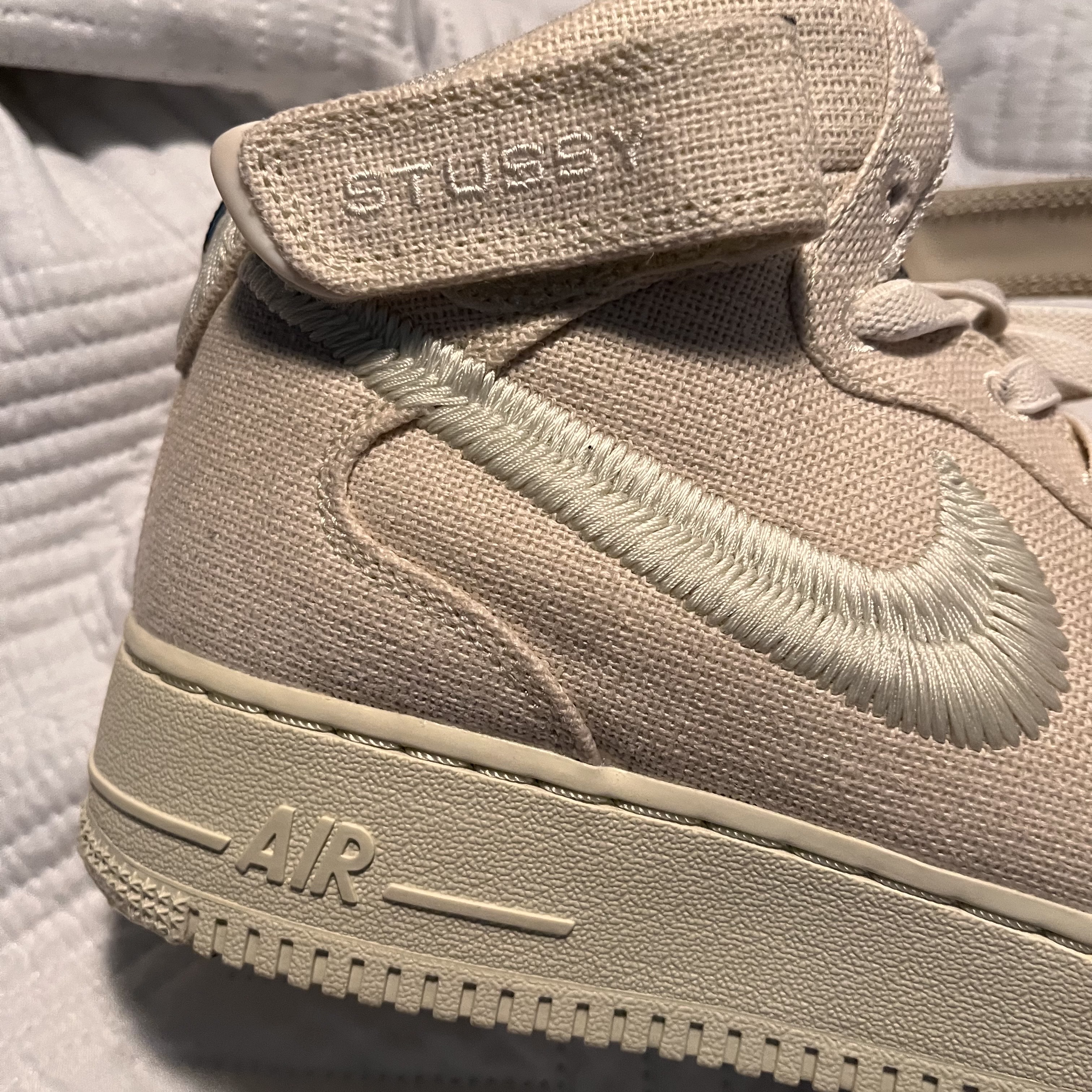 Nike x Stussy Air Force 1 '07 Mid SP Fossil 착용 스타일 - 2