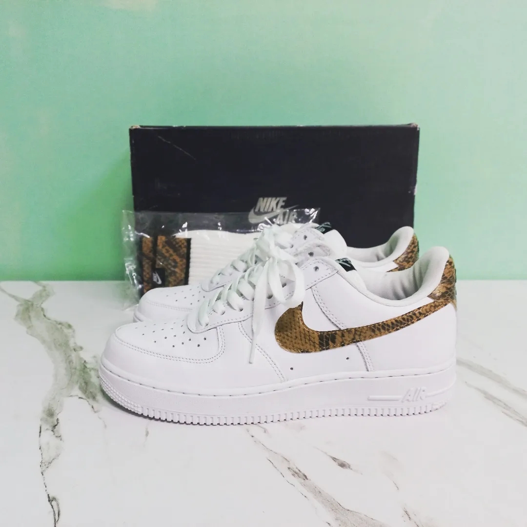 Nike Air Force 1 Low Retro PRM QS Ivory Snake 2019 착용 스타일 - 2