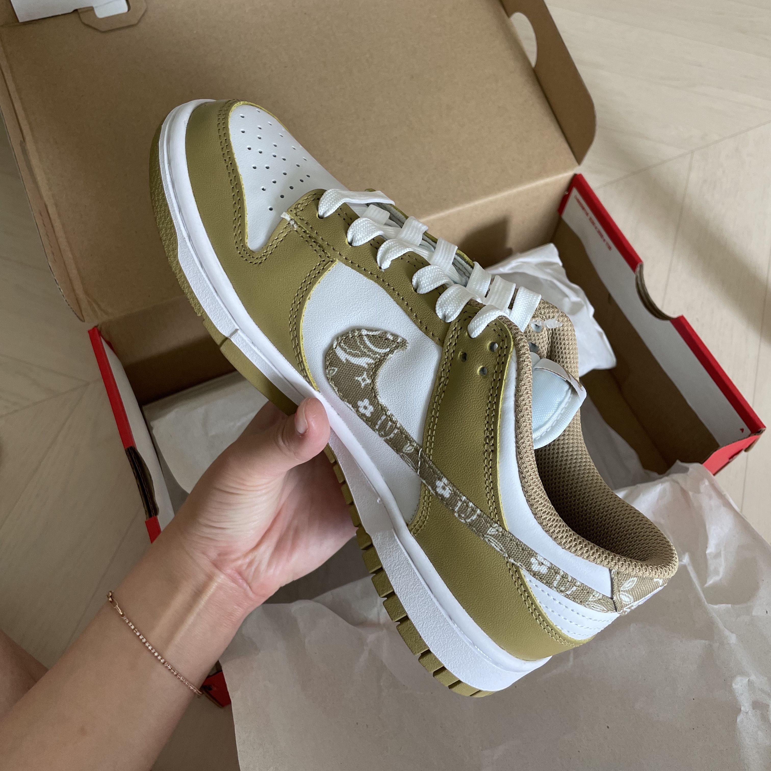 (W) Nike Dunk Low Essential Barley Paisley 착용 스타일 - 2