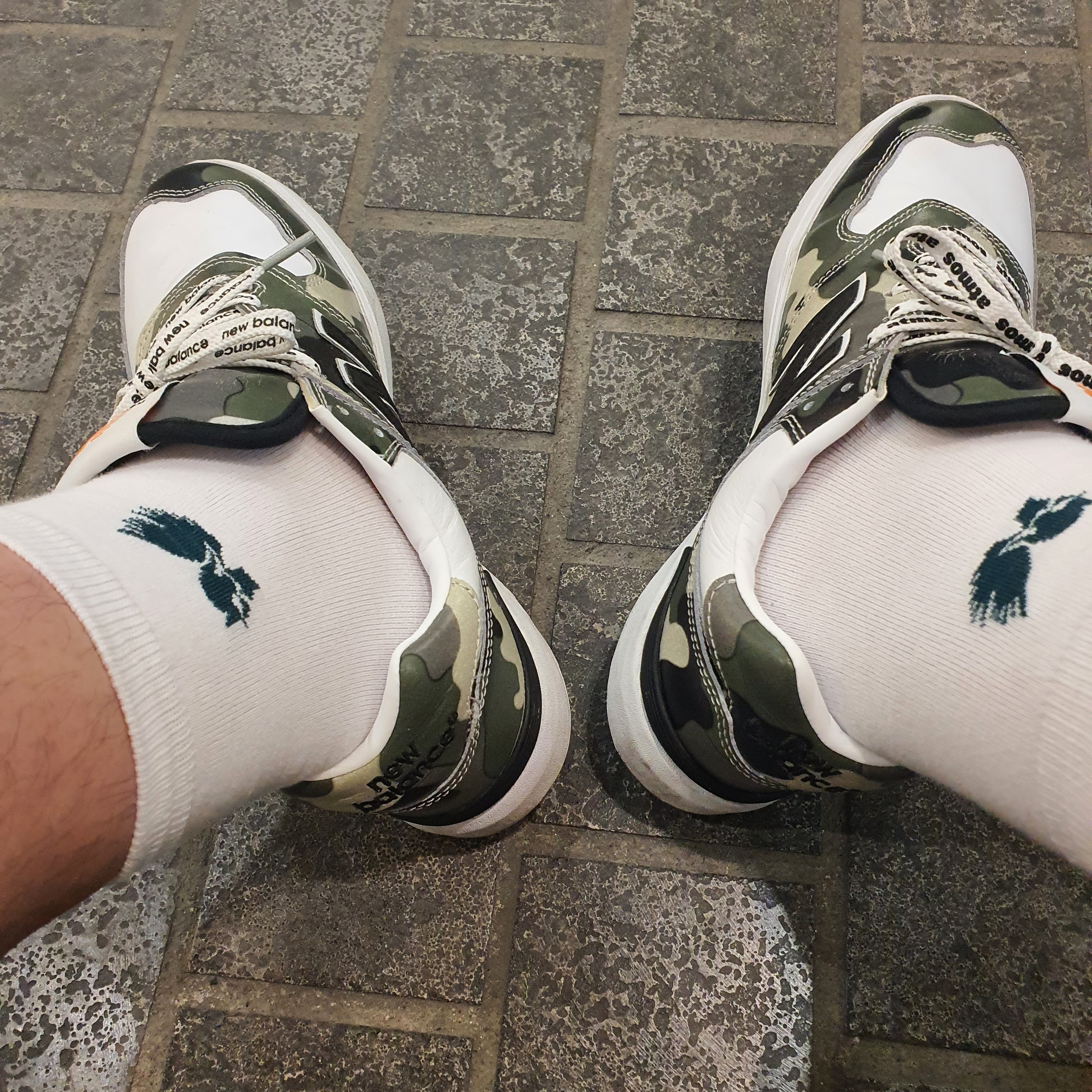 New Balance x Atmos AM574 Camo White - 2E Wide 착용 스타일 - 3