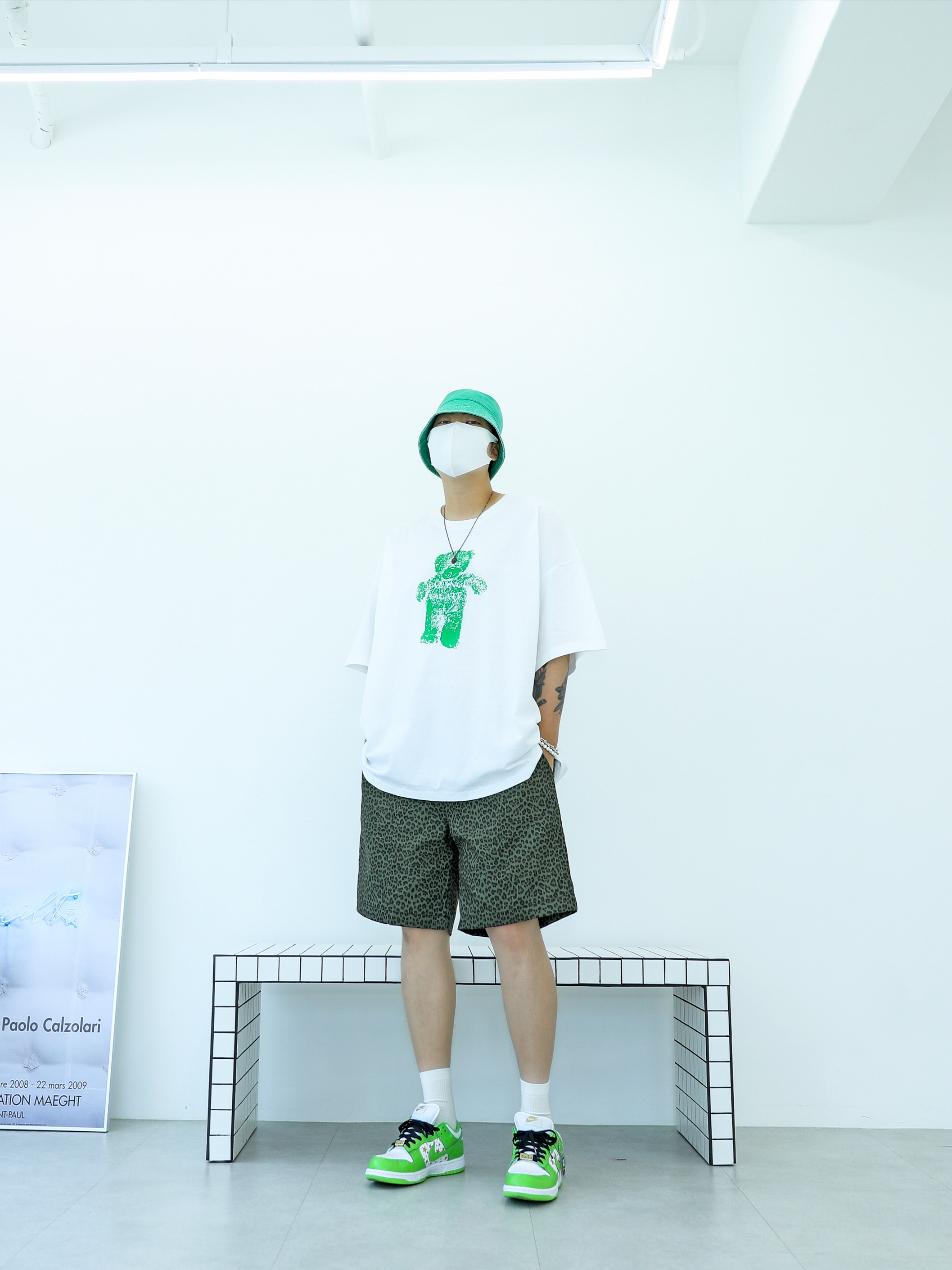 Nike x Supreme SB Dunk Low Mean Green 착용 스타일 - 5