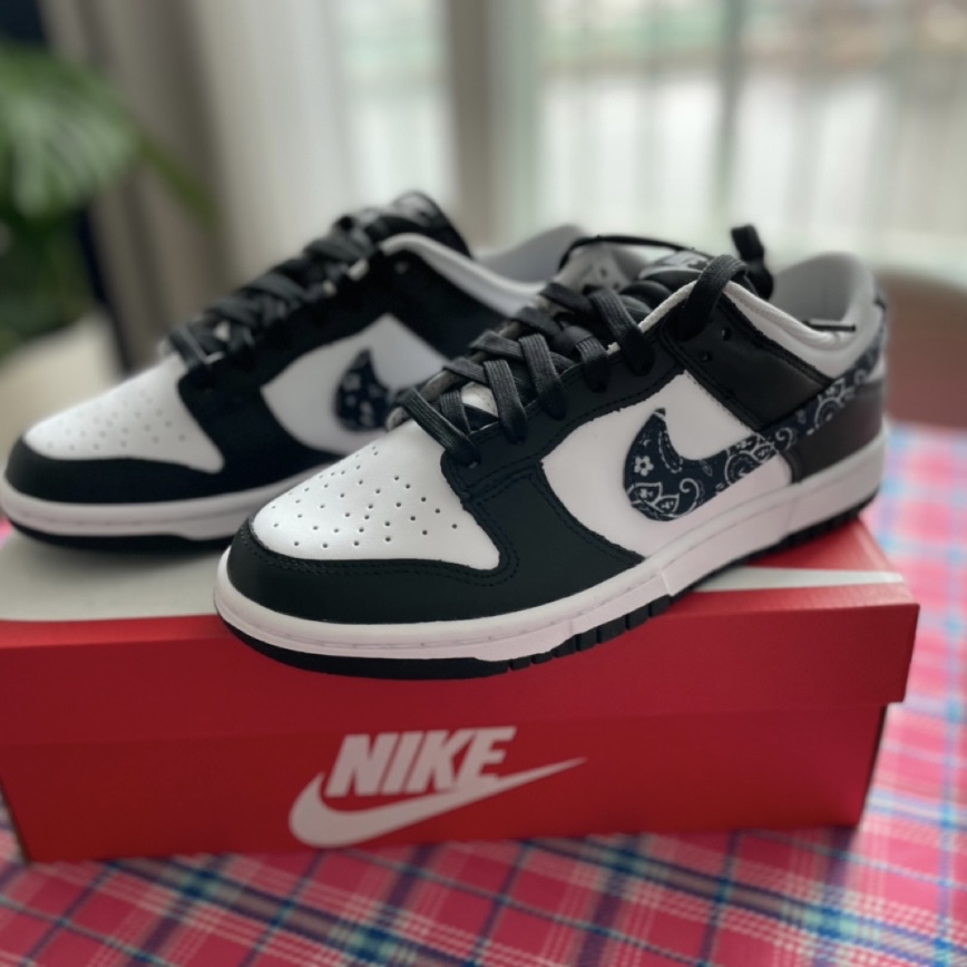 (W) Nike Dunk Low Essential Black Paisley 착용 스타일 - 2