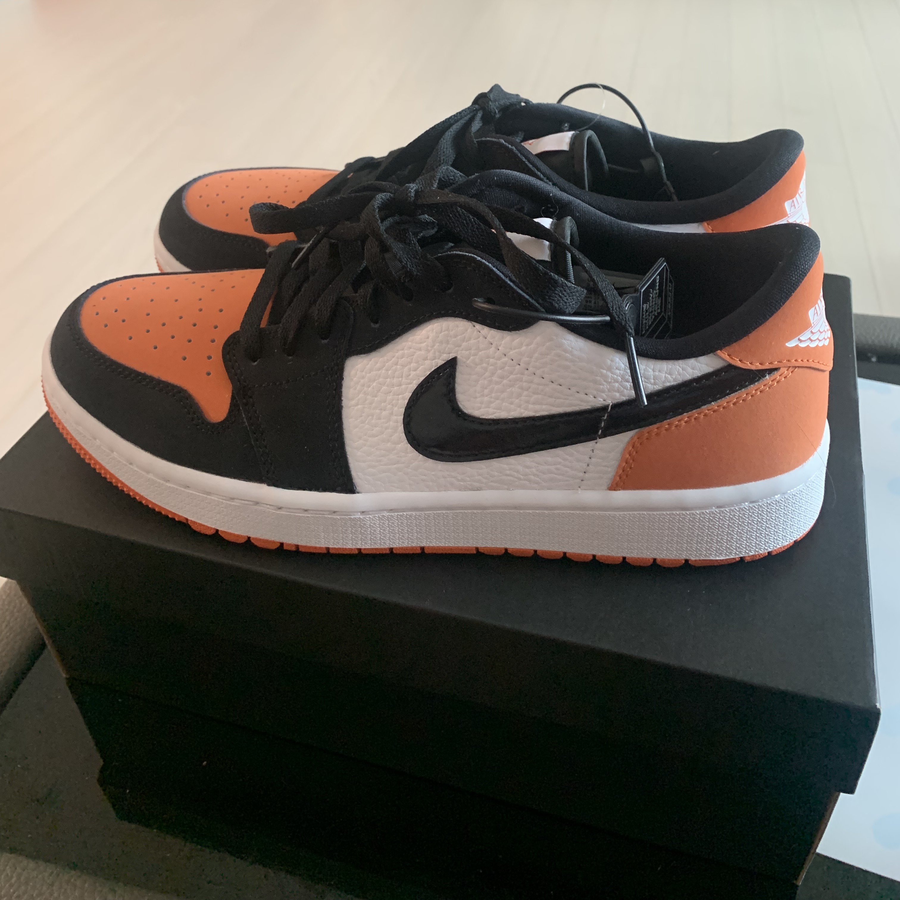 Jordan 1 Low Golf Starfish 착용 스타일