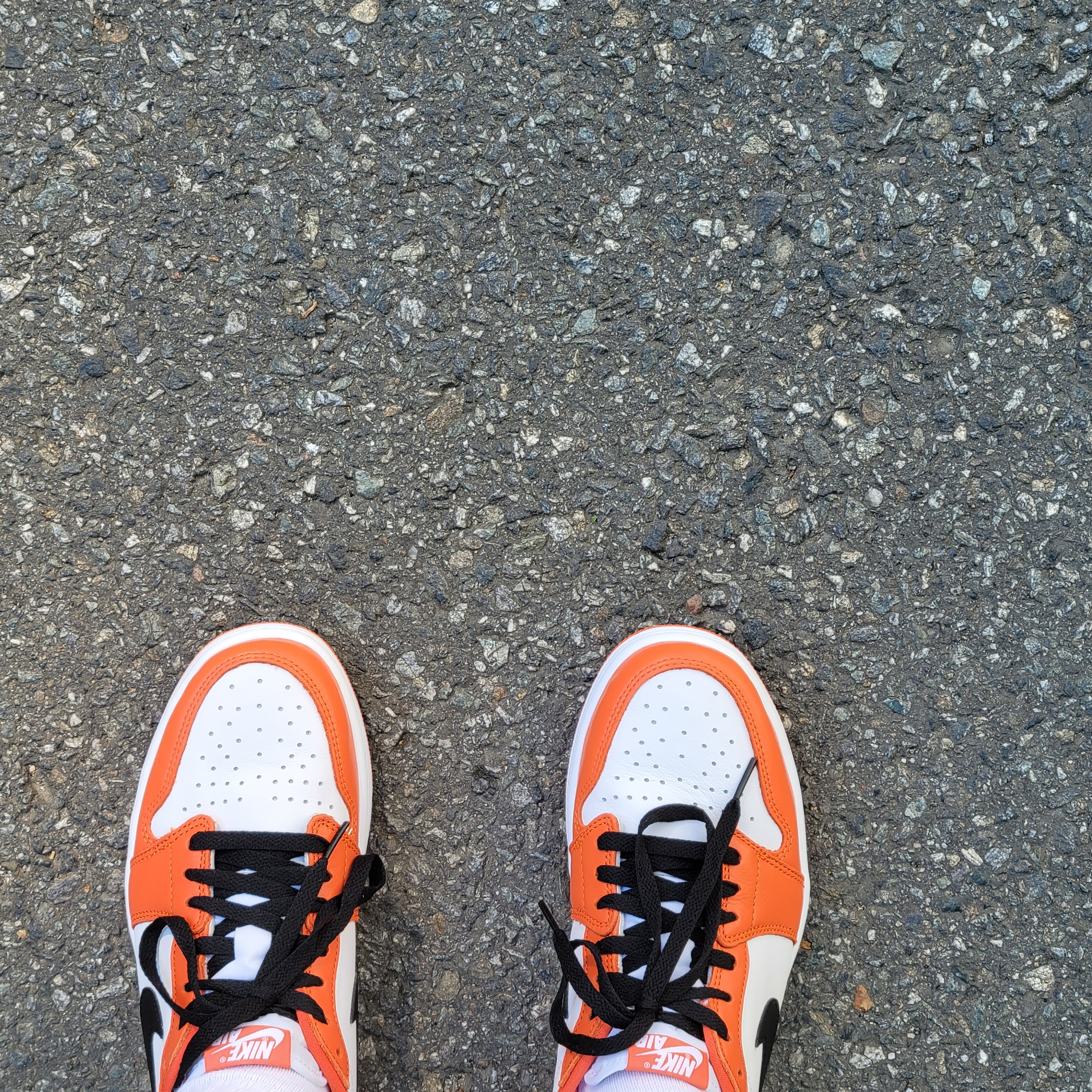 Jordan 1 Low OG Starfish 착용 스타일 - 1