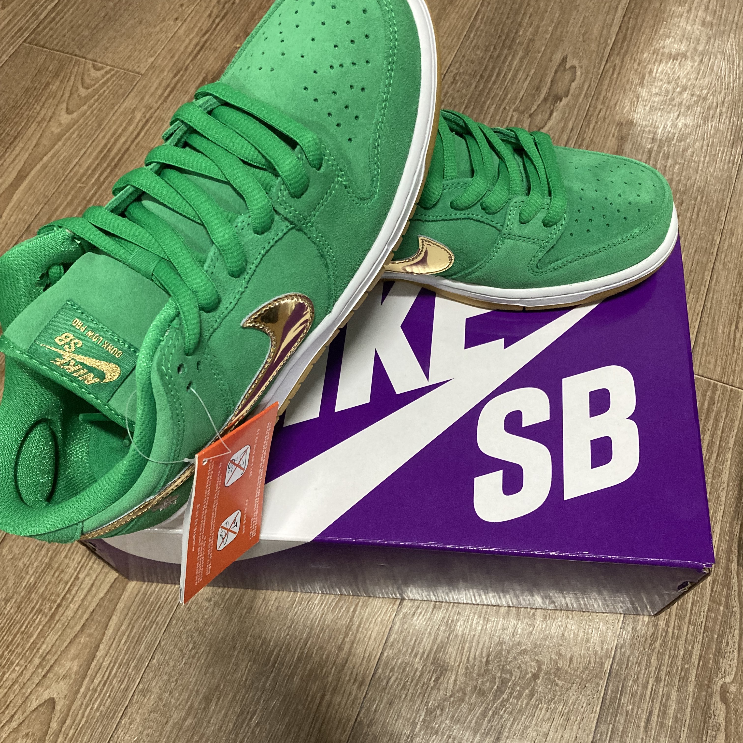 Nike SB Dunk Low Pro Shamrock 착용 스타일 - 1