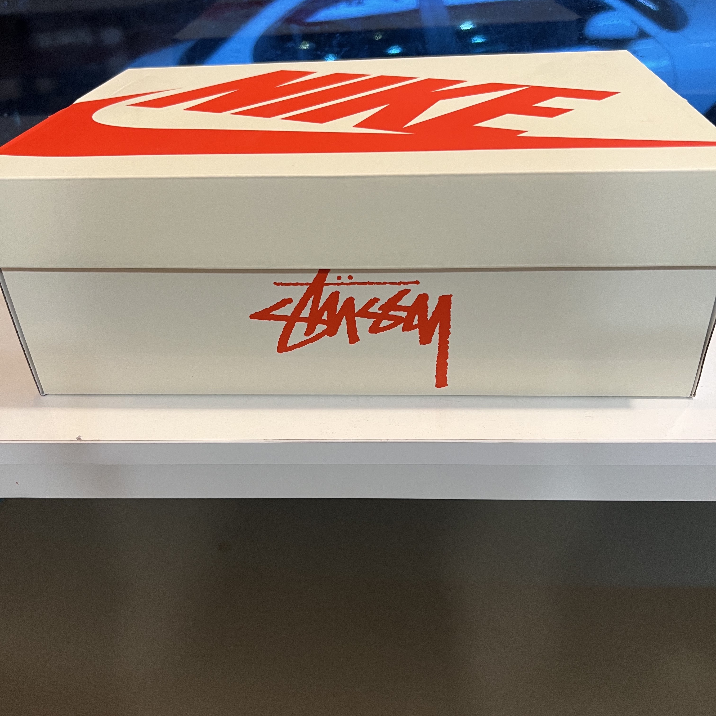 Nike x Stussy Air Force 1 '07 Mid SP Black and Light Bone 착용 스타일 - 2