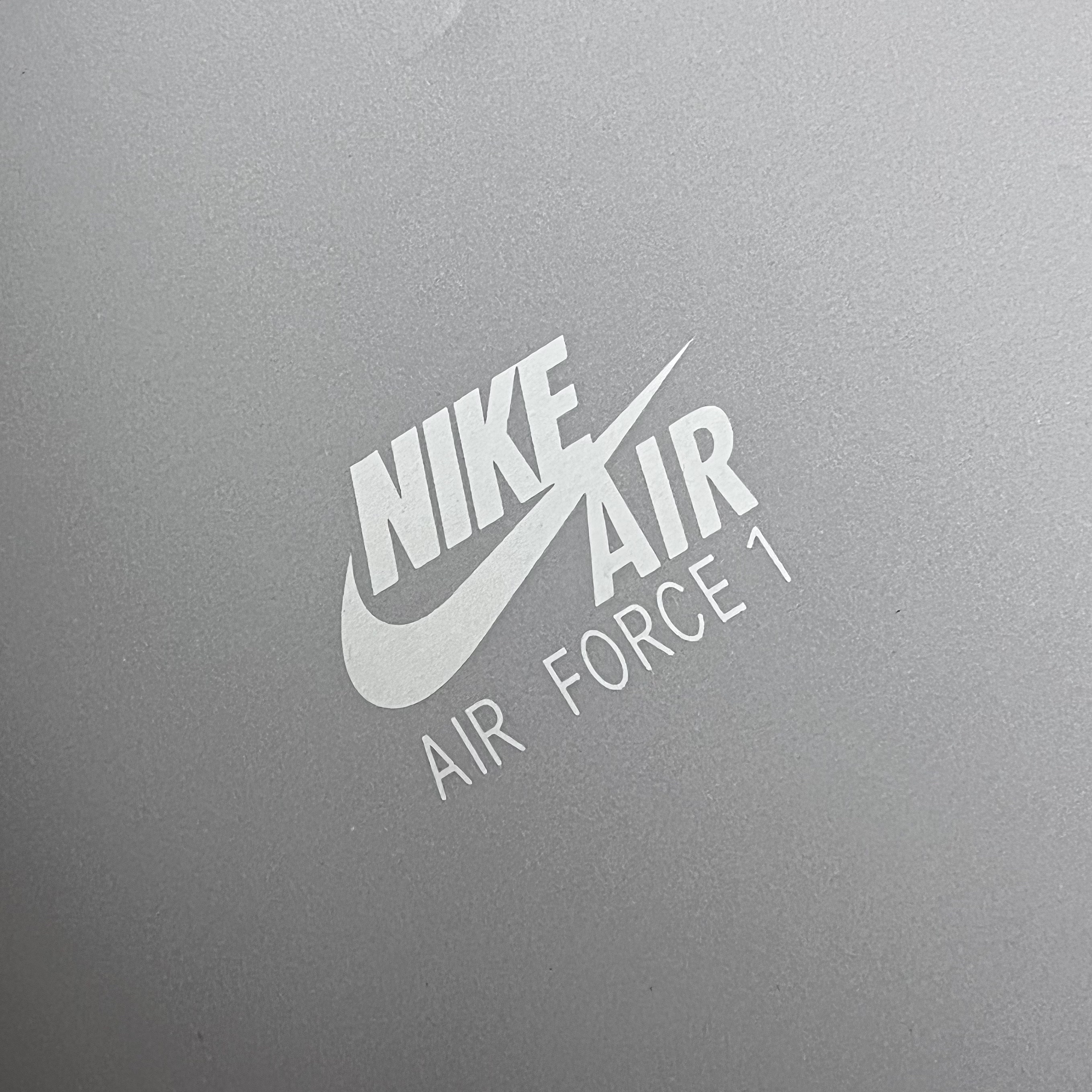 (W) Nike Air Force 1 '07 Essential Paisley Swoosh White Black 착용 스타일 - 1