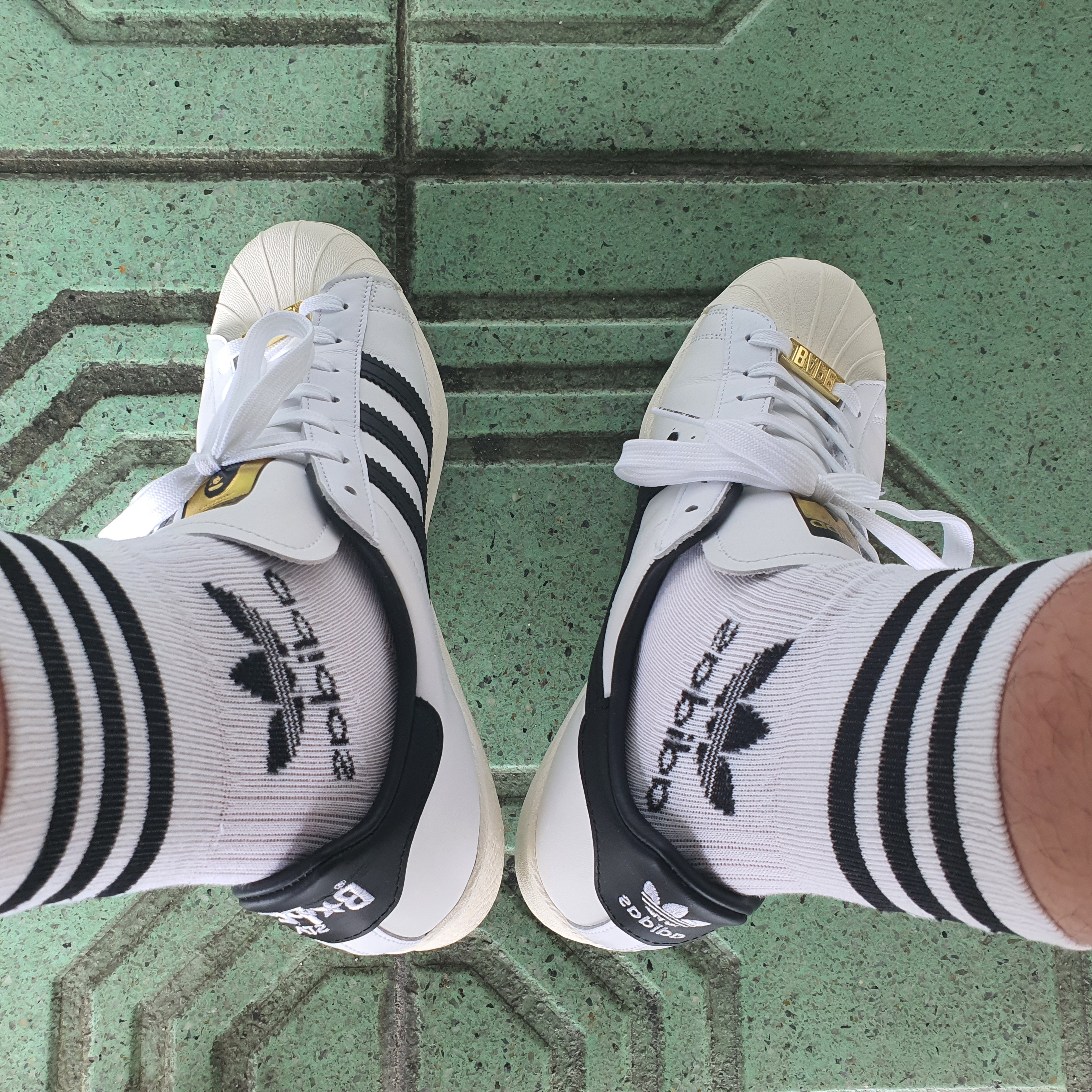 Adidas x BAPE Superstar 80s White Black 착용 스타일