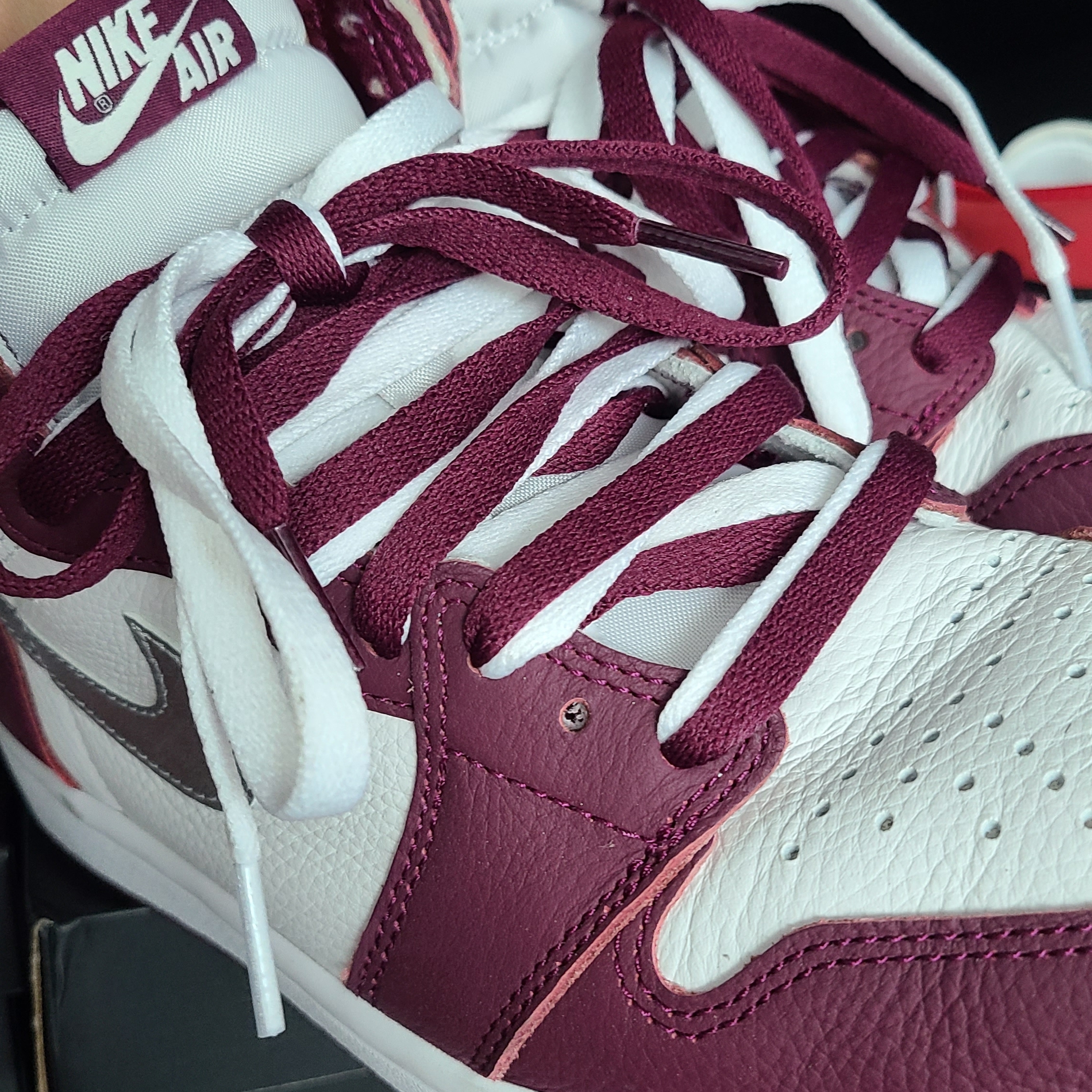 Jordan 1 Retro High OG Bordeaux 착용 스타일