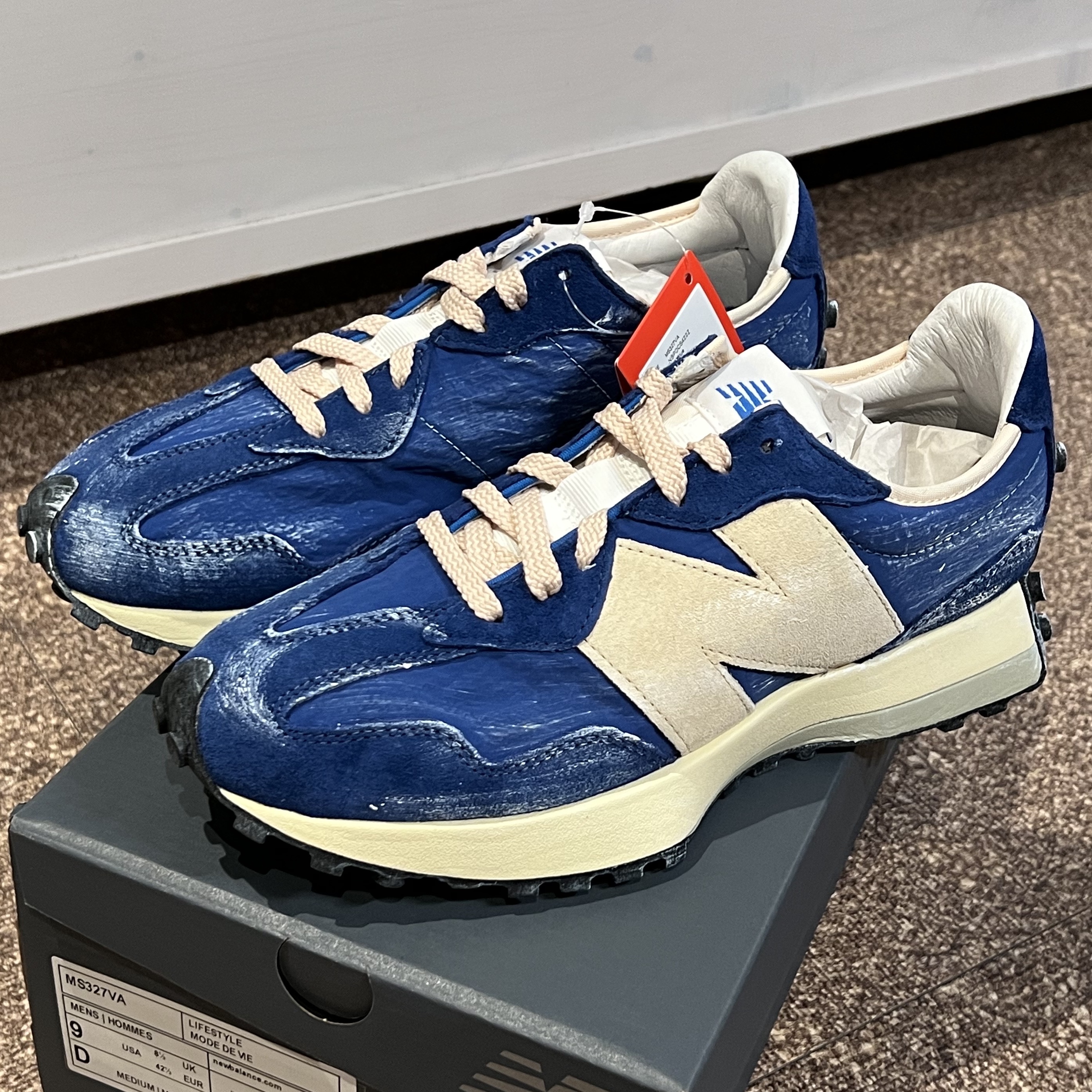 New Balance 327 Vintage Luxe Blue 착용 스타일