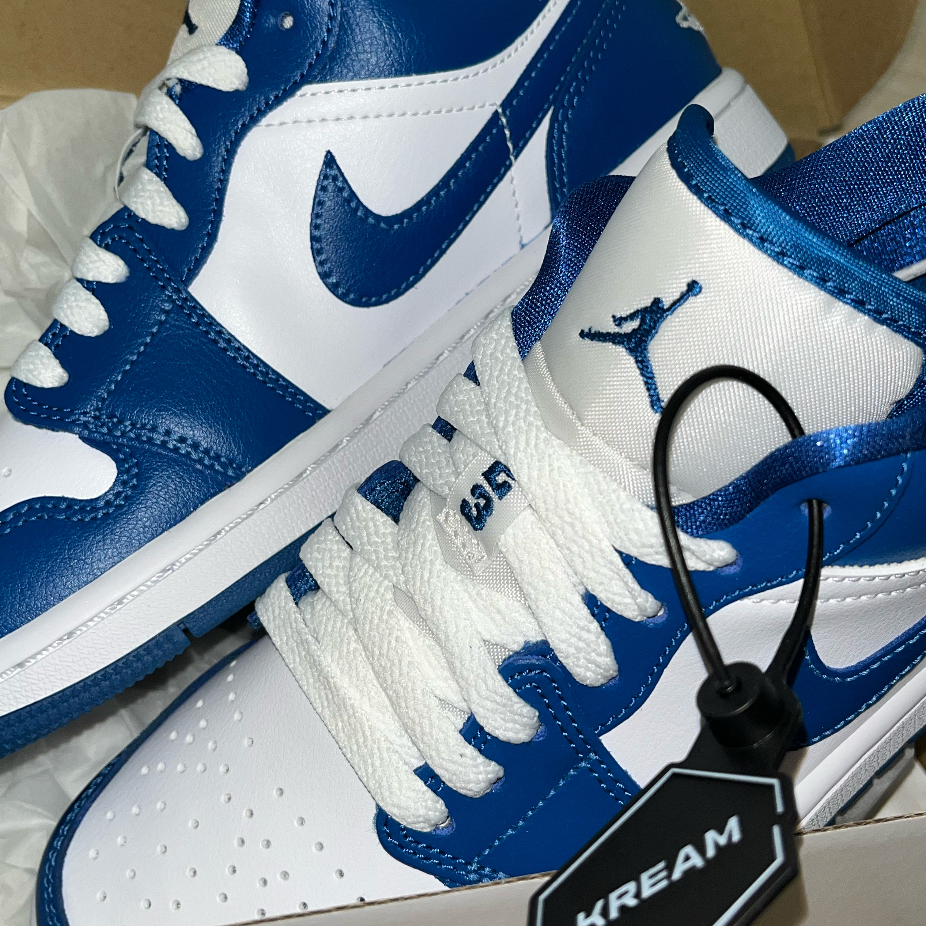 (W) Jordan 1 Low White Dark Marina Blue 착용 스타일 - 3