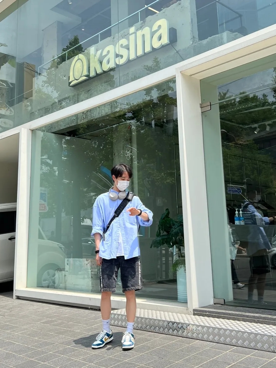 Ader Error x Eastpak Up-Down Sling Black, Nike x Kasina Dunk Low 80's Bus 착용 스타일 - 1